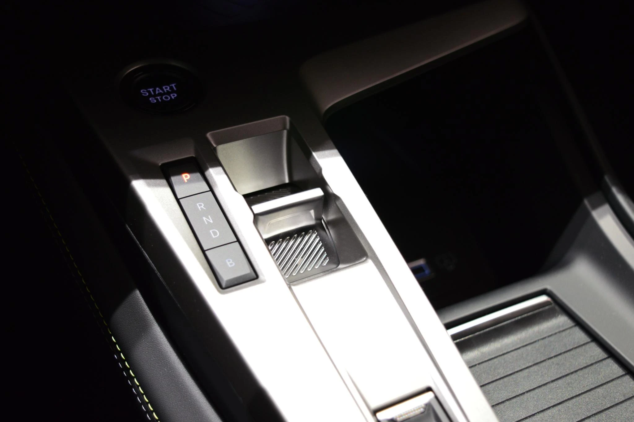 Peugeot-408-image-18