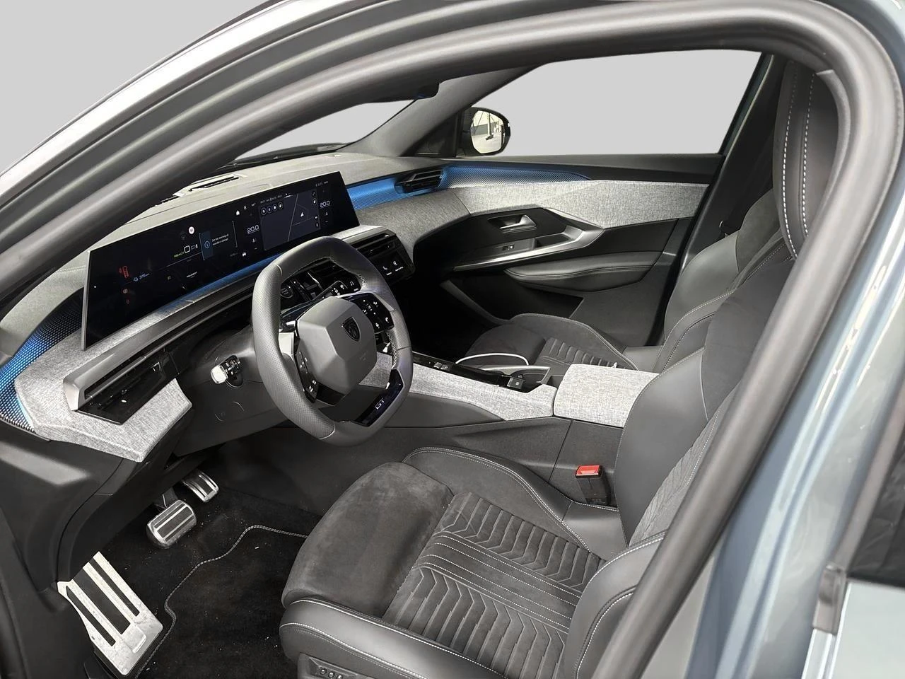 Peugeot-e-5008-image-10