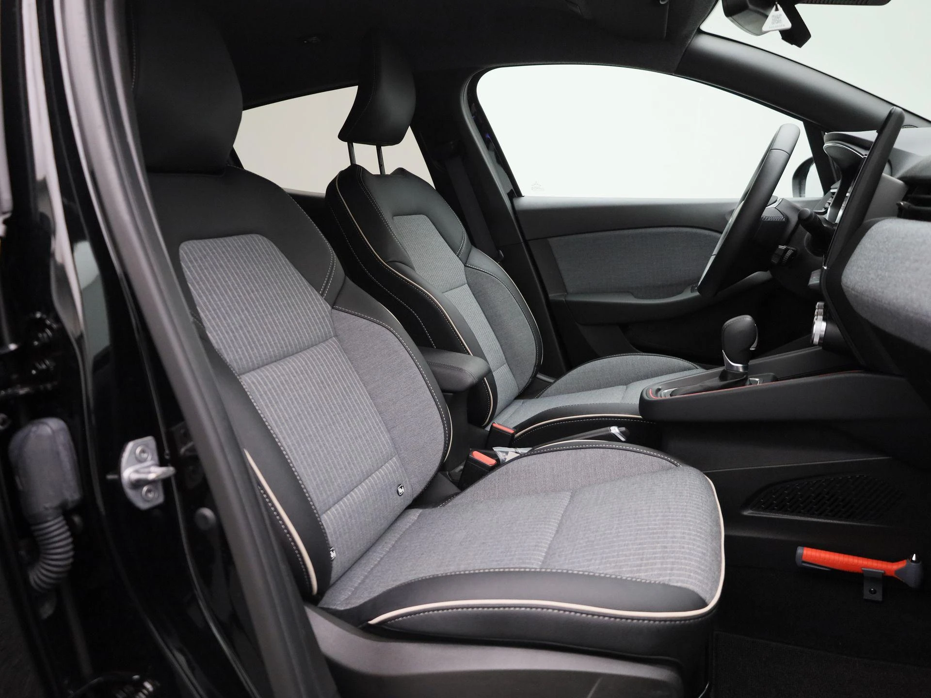 Renault-Clio-image-31