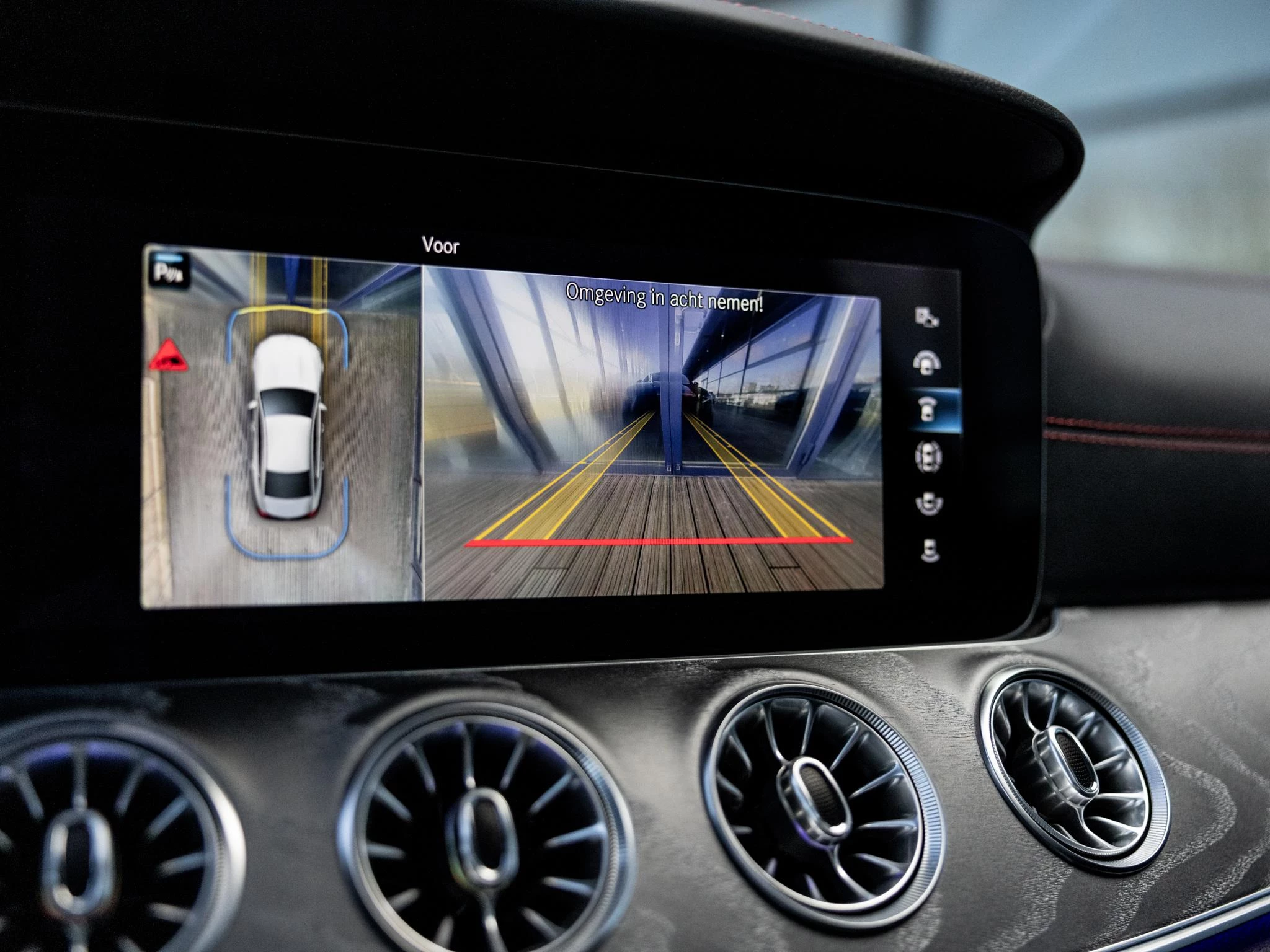 Mercedes-Benz-CLS-image-43