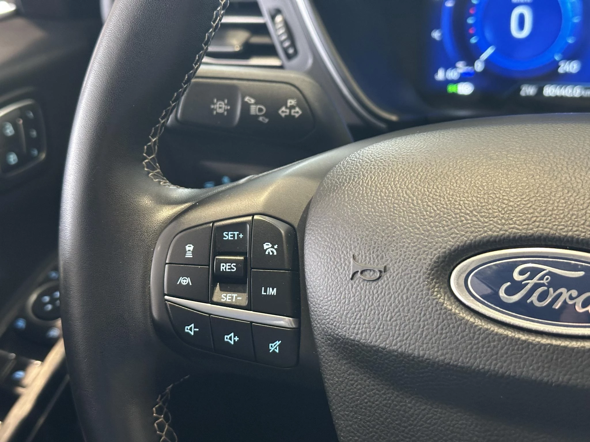 Ford-Kuga-image-24