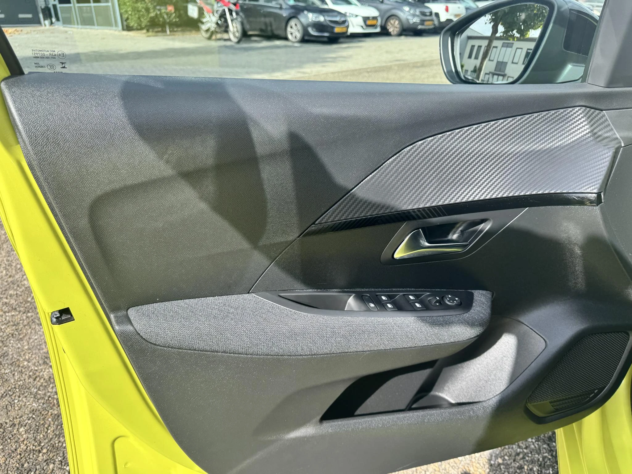Peugeot-208-image-8