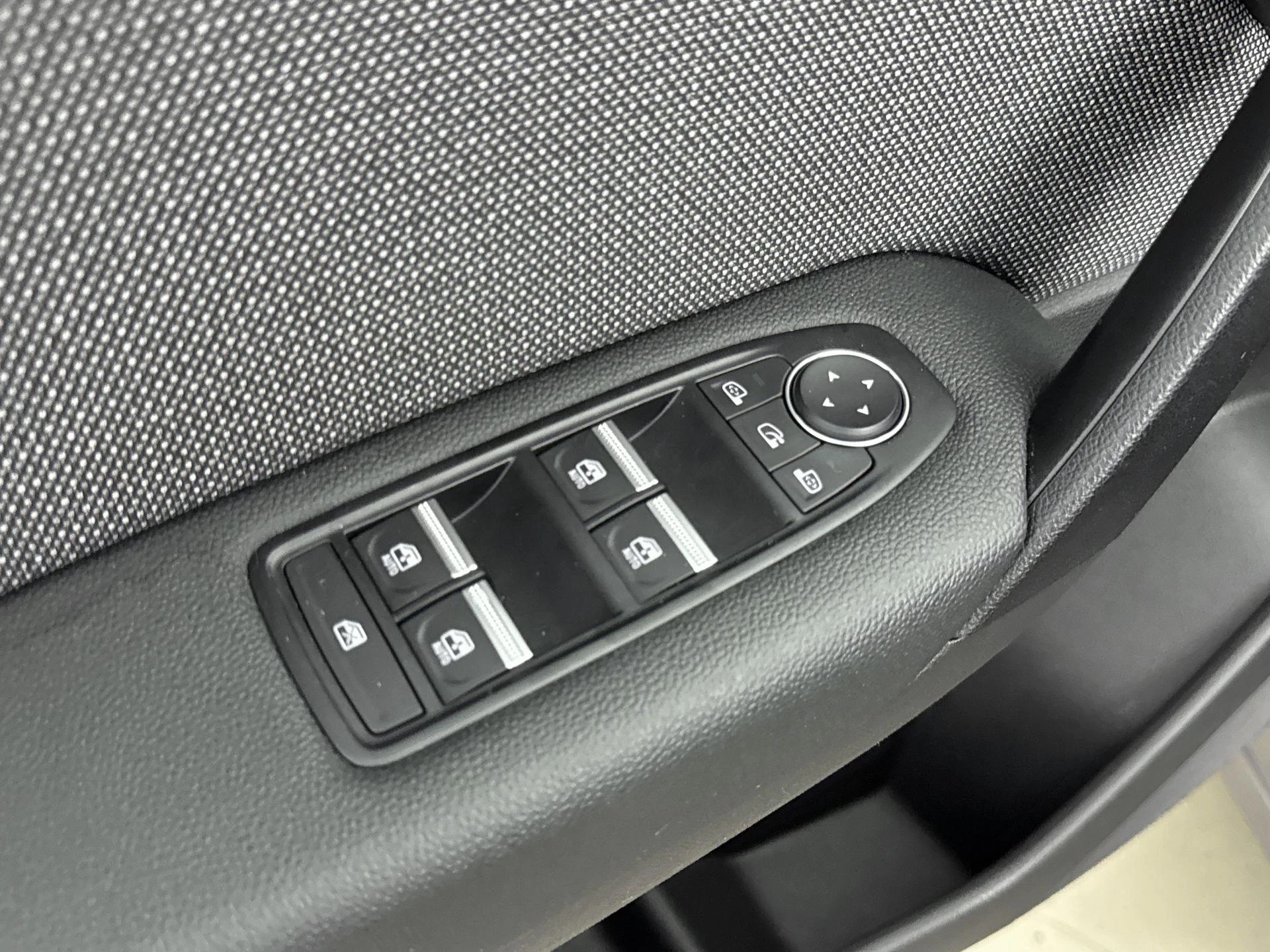 Renault-Captur-image-12