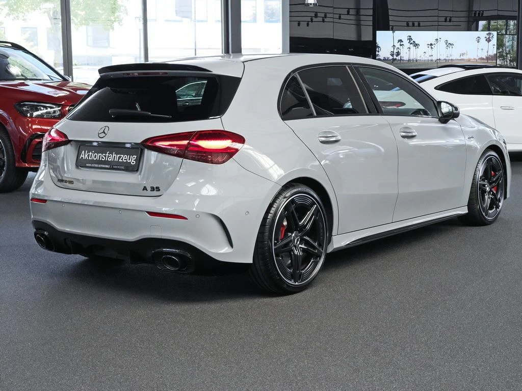 Mercedes-AMG-A-Klasse 35-image-4