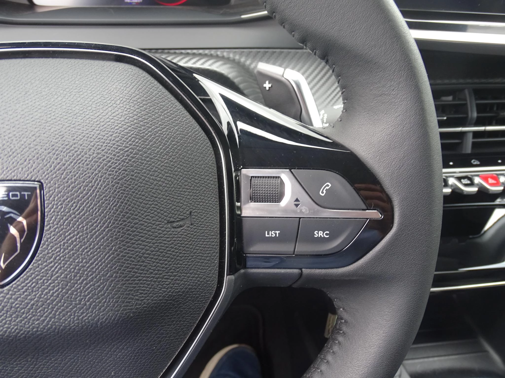 Peugeot 208 1.2 HYBRID 136 e-DSC6 Allure