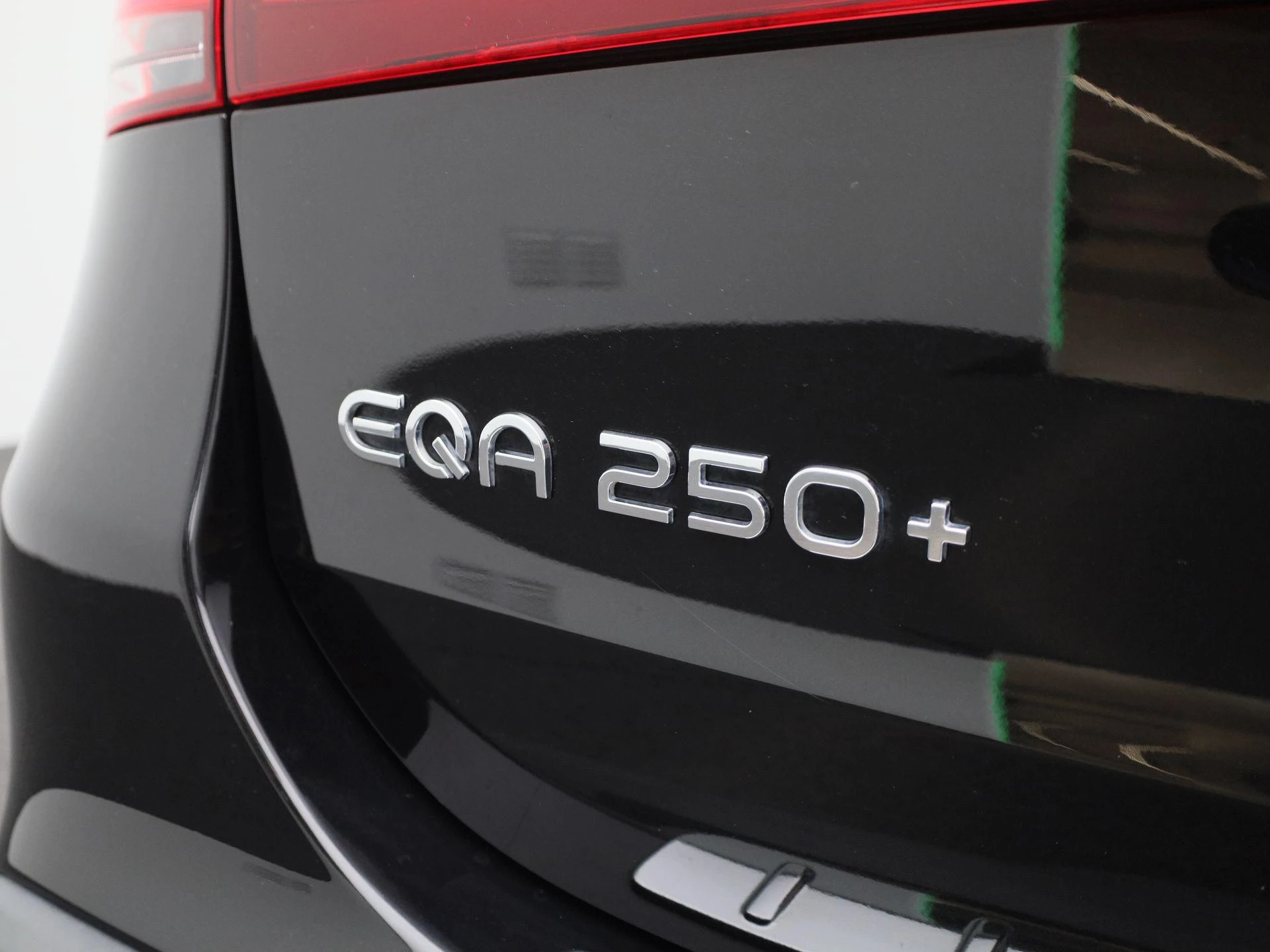 Mercedes-Benz-EQA-image-37