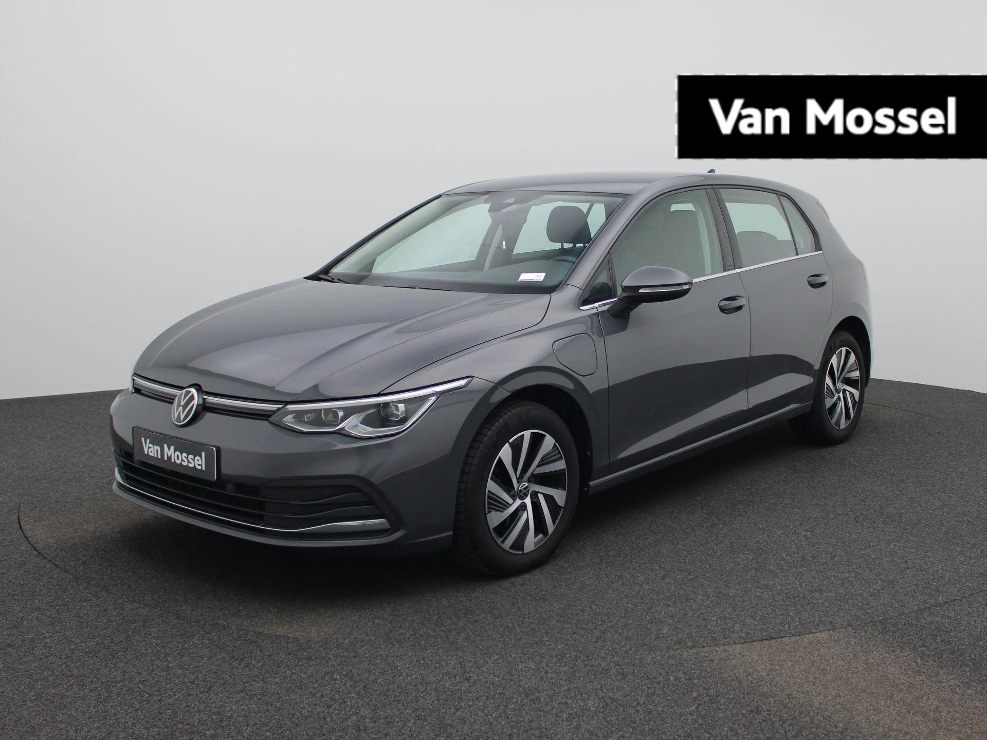 Volkswagen-Golf-image-0