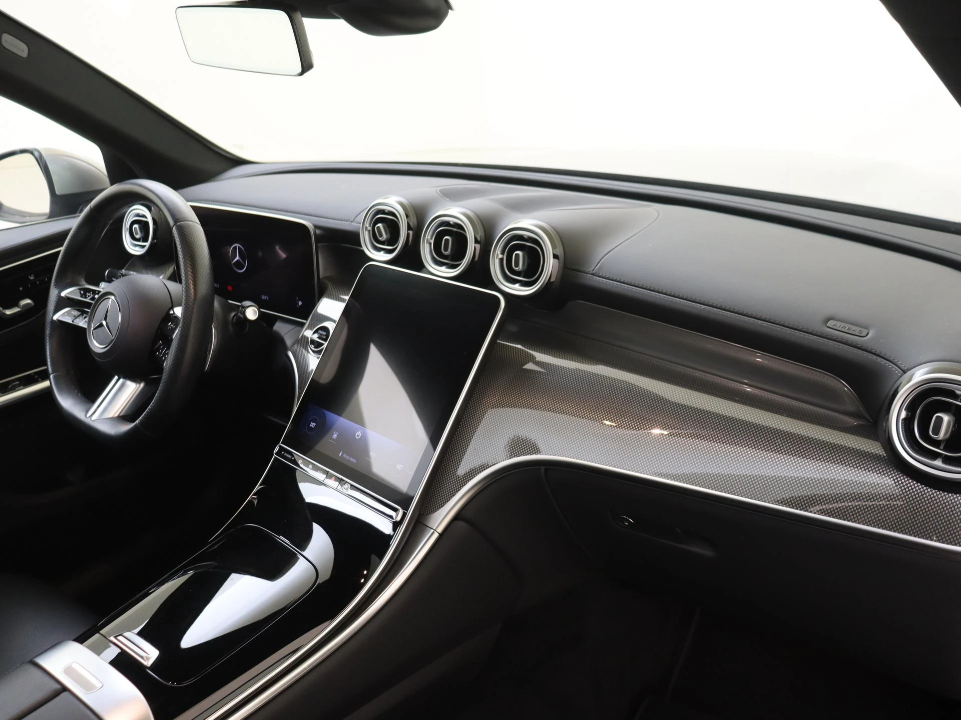 Mercedes-Benz-GLC-image-4