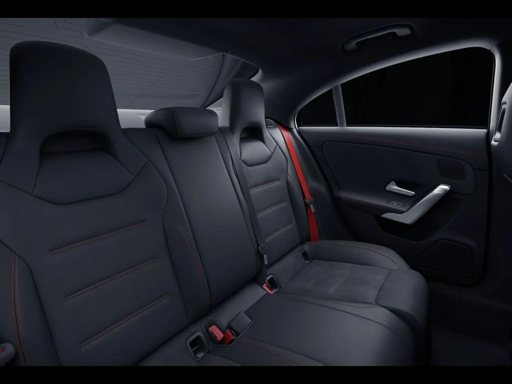 Mercedes-AMG-CLA 35 AMG-image-11