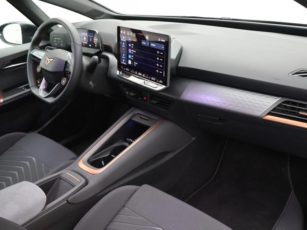 CUPRA Born Born eBoost Business 231pk v 59 kWh * DEMO *