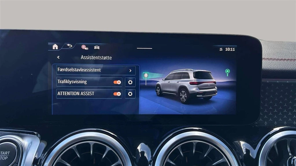 Mercedes-Benz-EQB-image-18