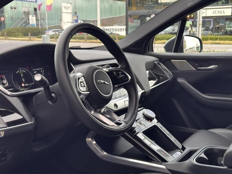 Jaguar I-PACE EV400 SE