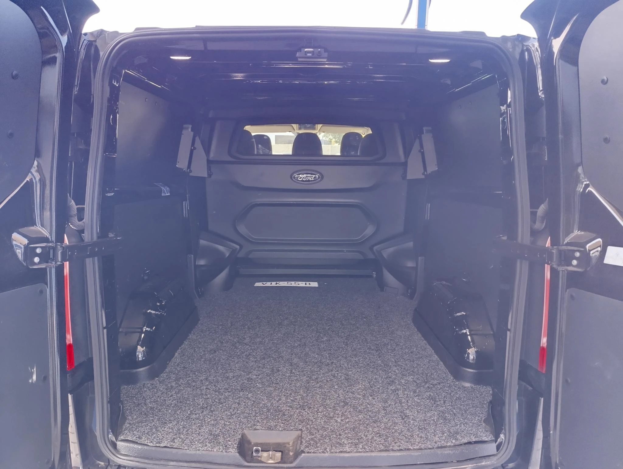Ford-Transit Custom-image-15