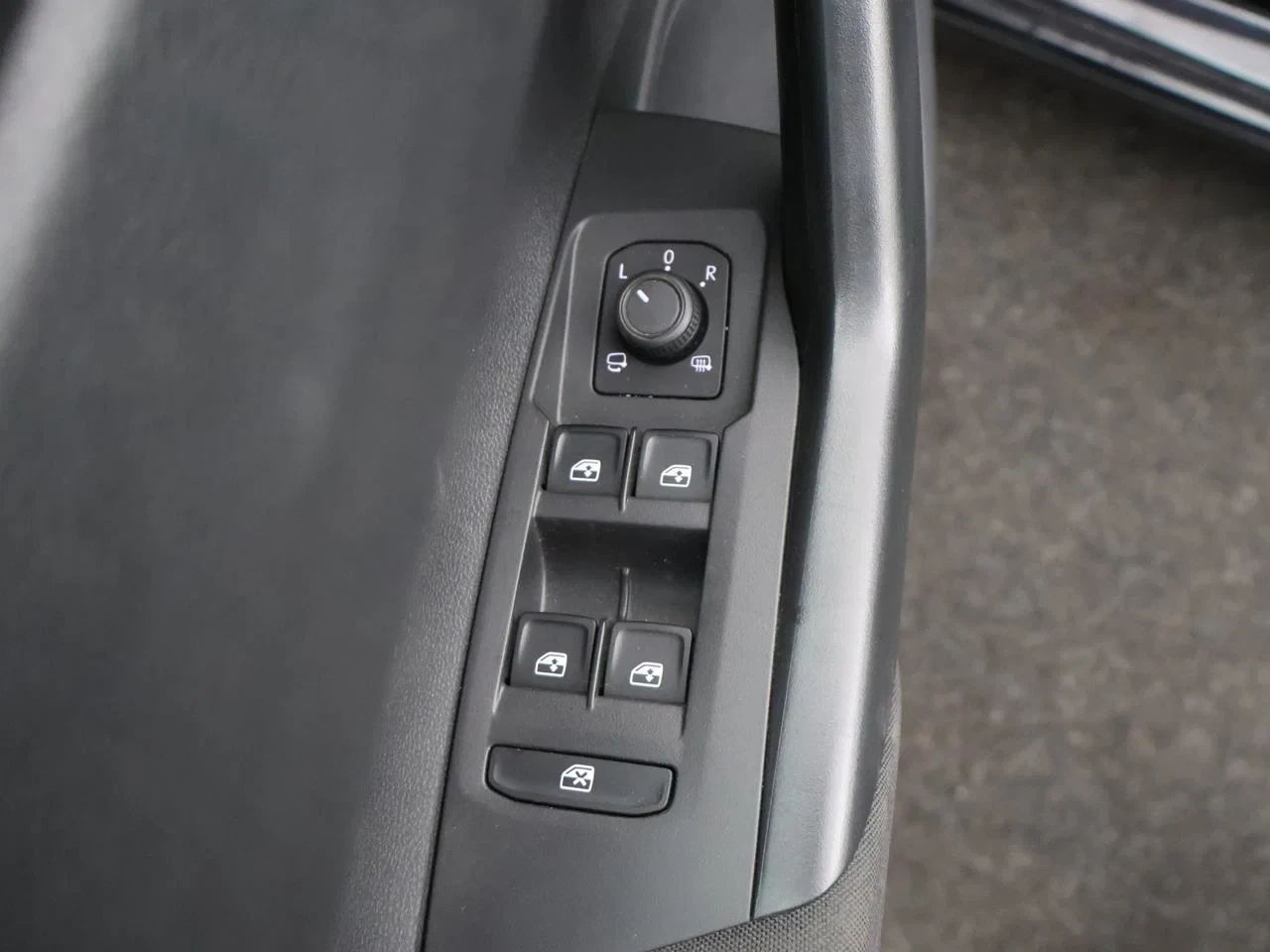 Volkswagen-Polo-image-22