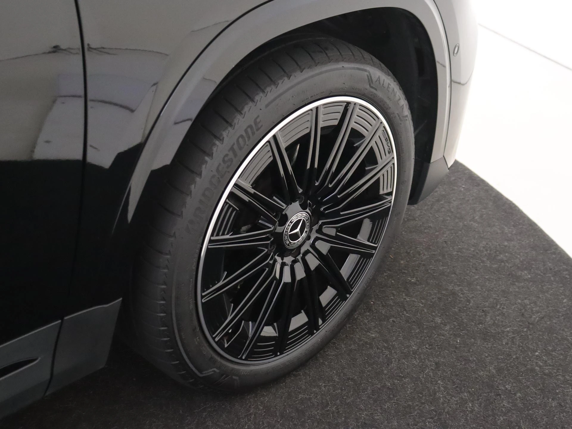 Mercedes-Benz-GLA-image-32