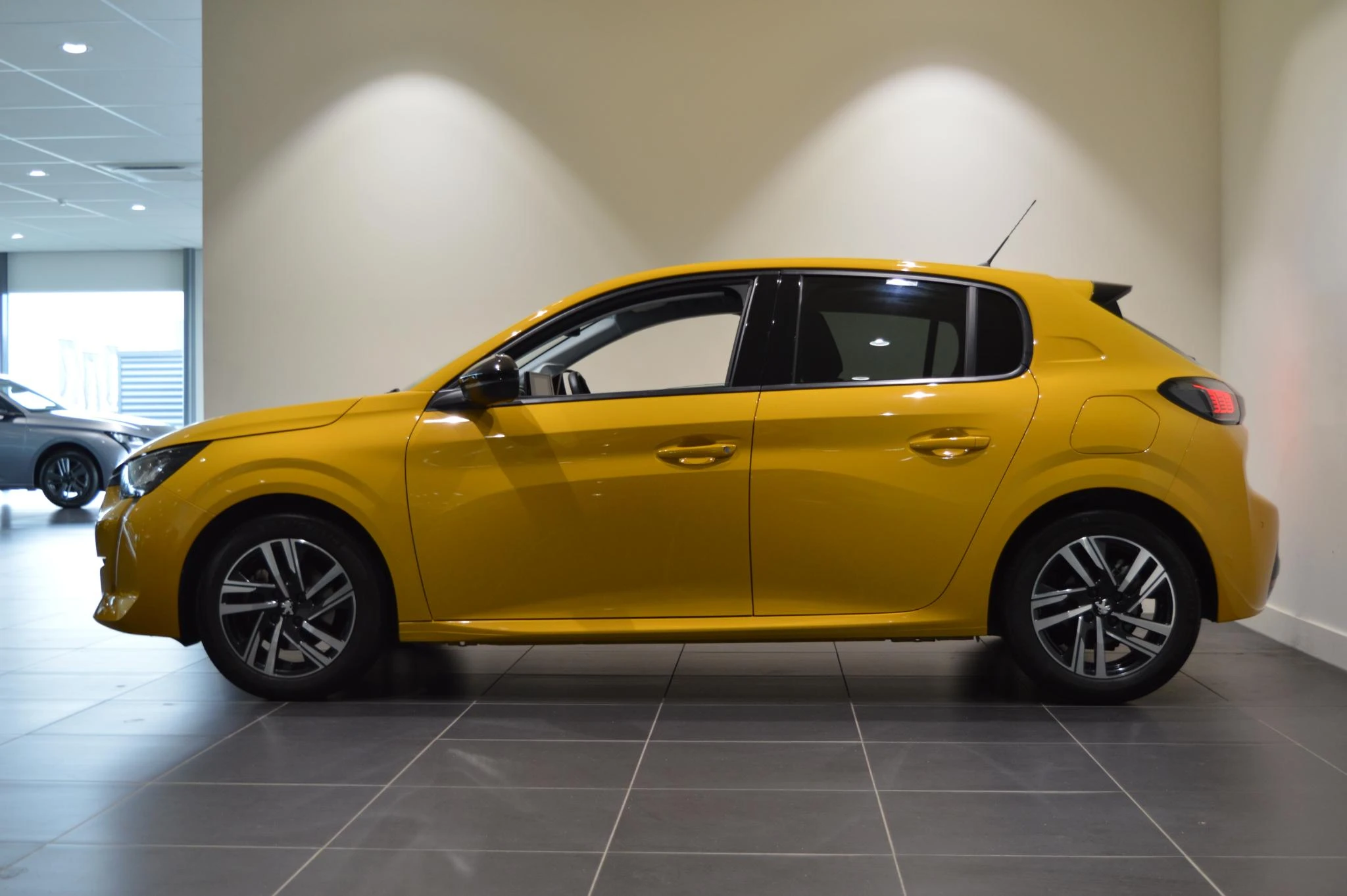 Peugeot-208-image-3