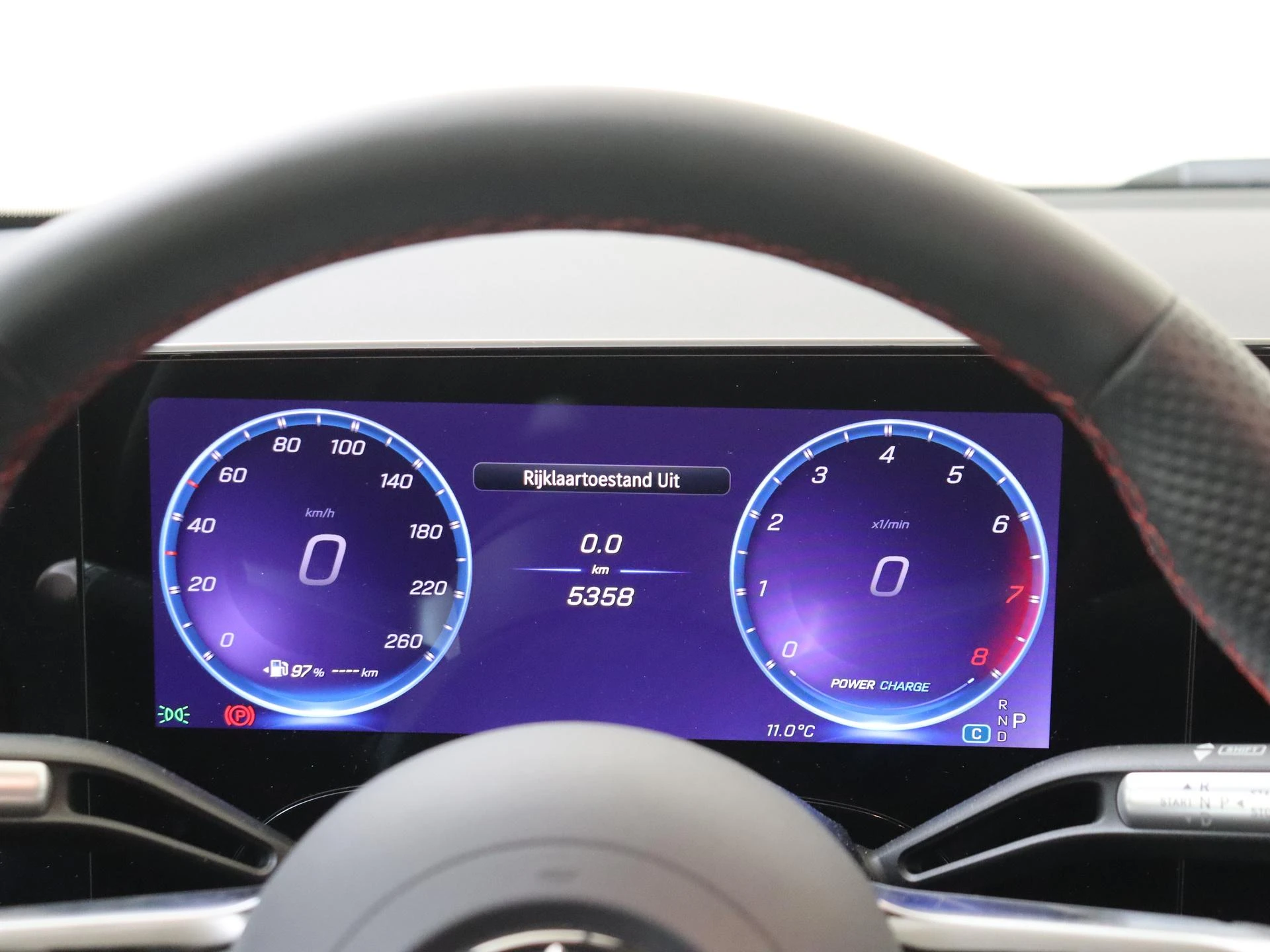 Mercedes-Benz-CLA-image-12
