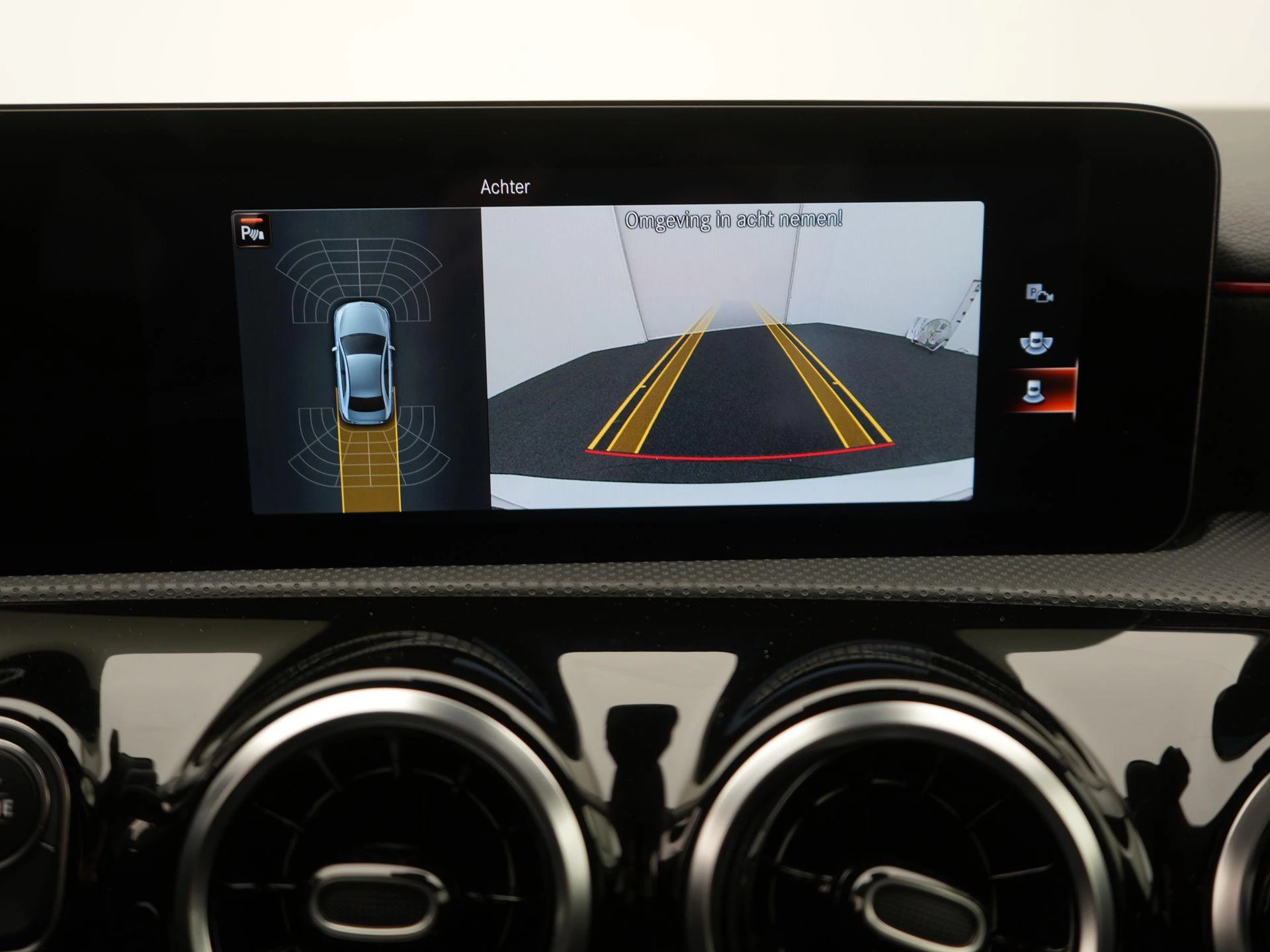 Mercedes-Benz-A-Klasse-image-12