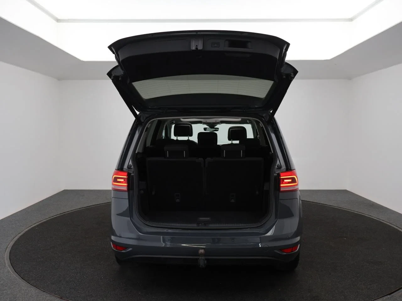Volkswagen Touran 1.5 TSI Highline Business *AUTOMAAT*PANO DAK*TREKHAAK*7ZITPL*NAVI*BLTH*CRUISE*PDC*...