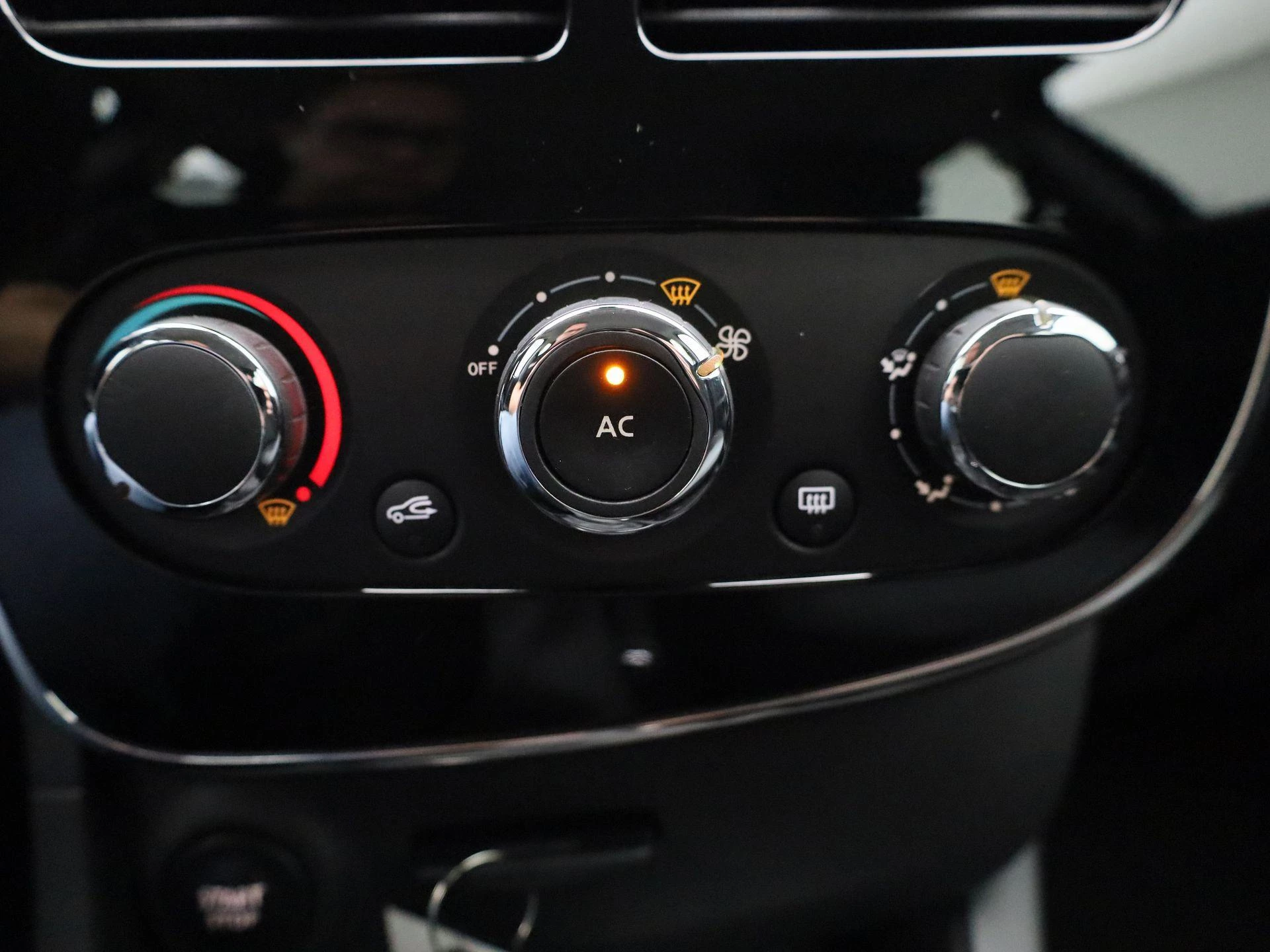 Renault-Clio-image-18