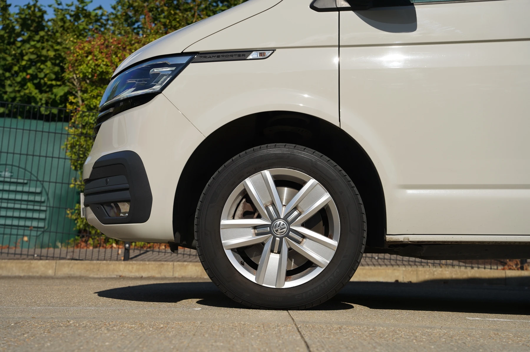 Volkswagen-Transporter-image-4