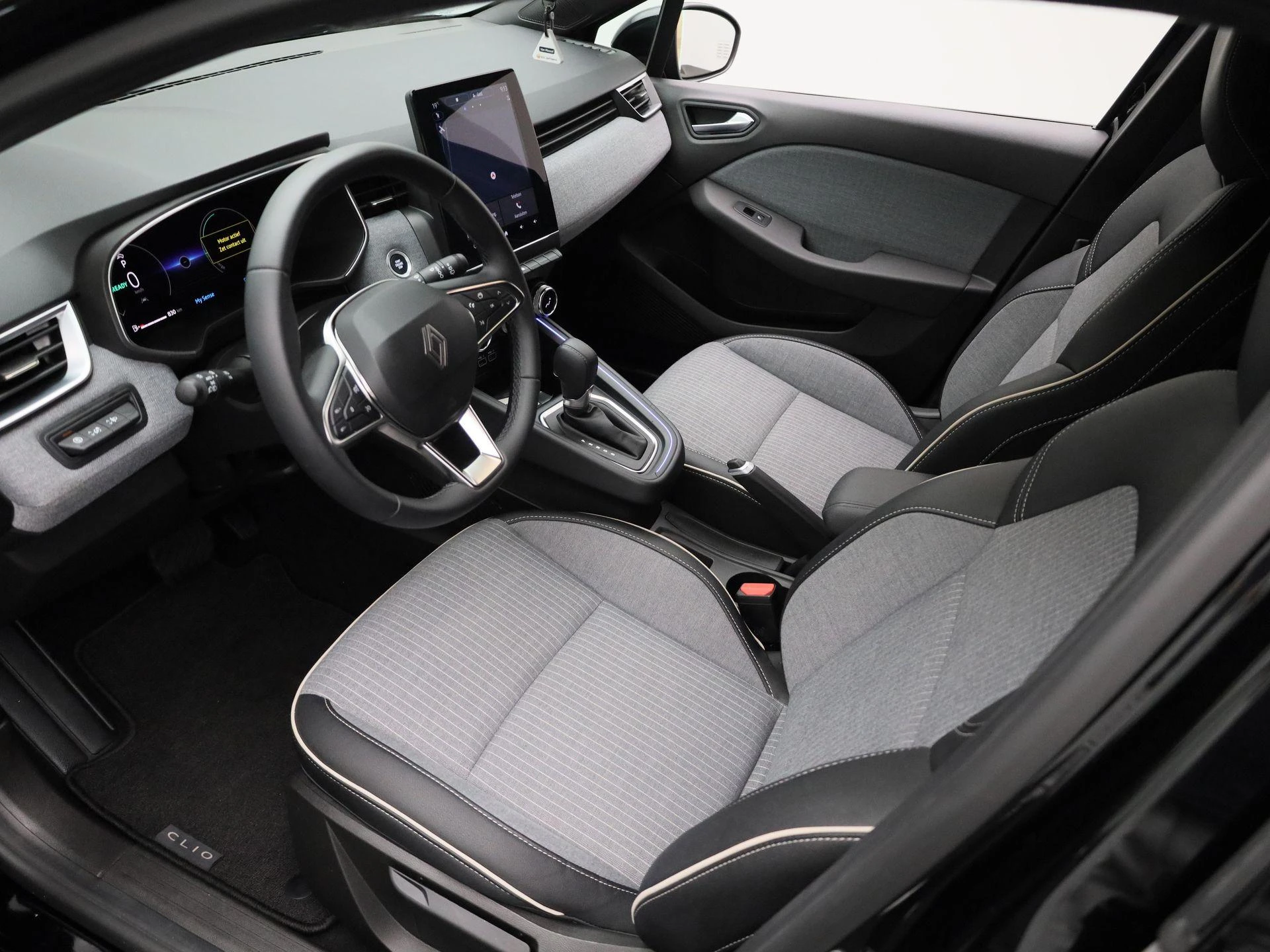 Renault-Clio-image-15