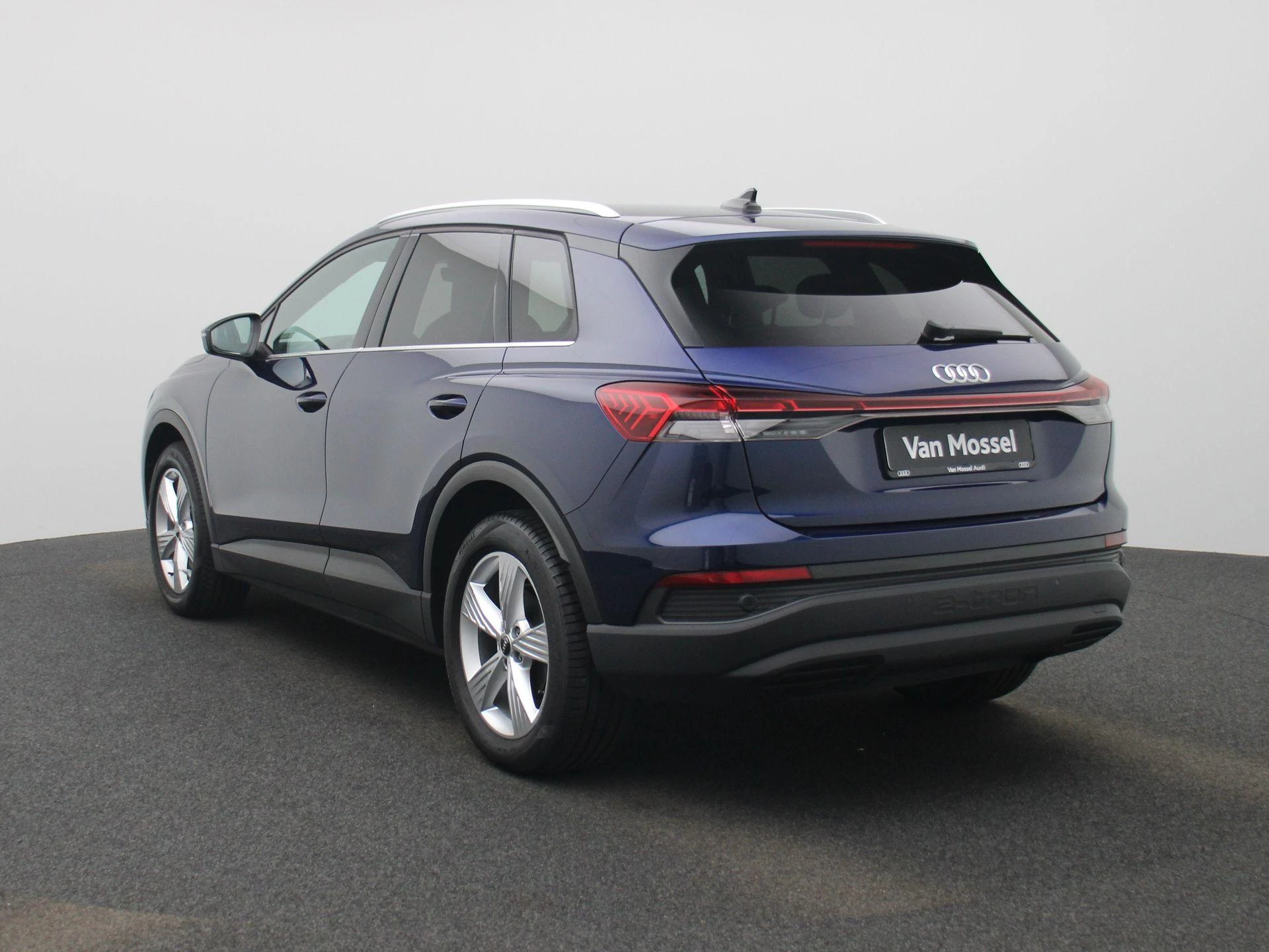 Audi-Q4 e-tron-image-2