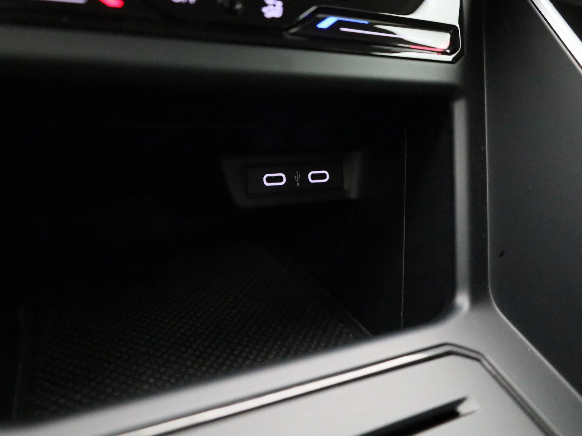 Volkswagen-Polo-image-22