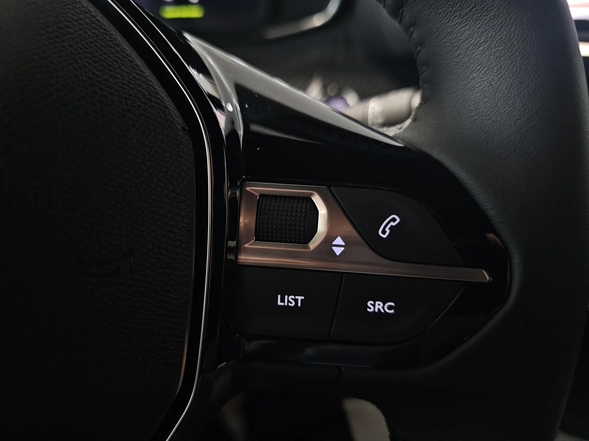 Peugeot-2008-image-18