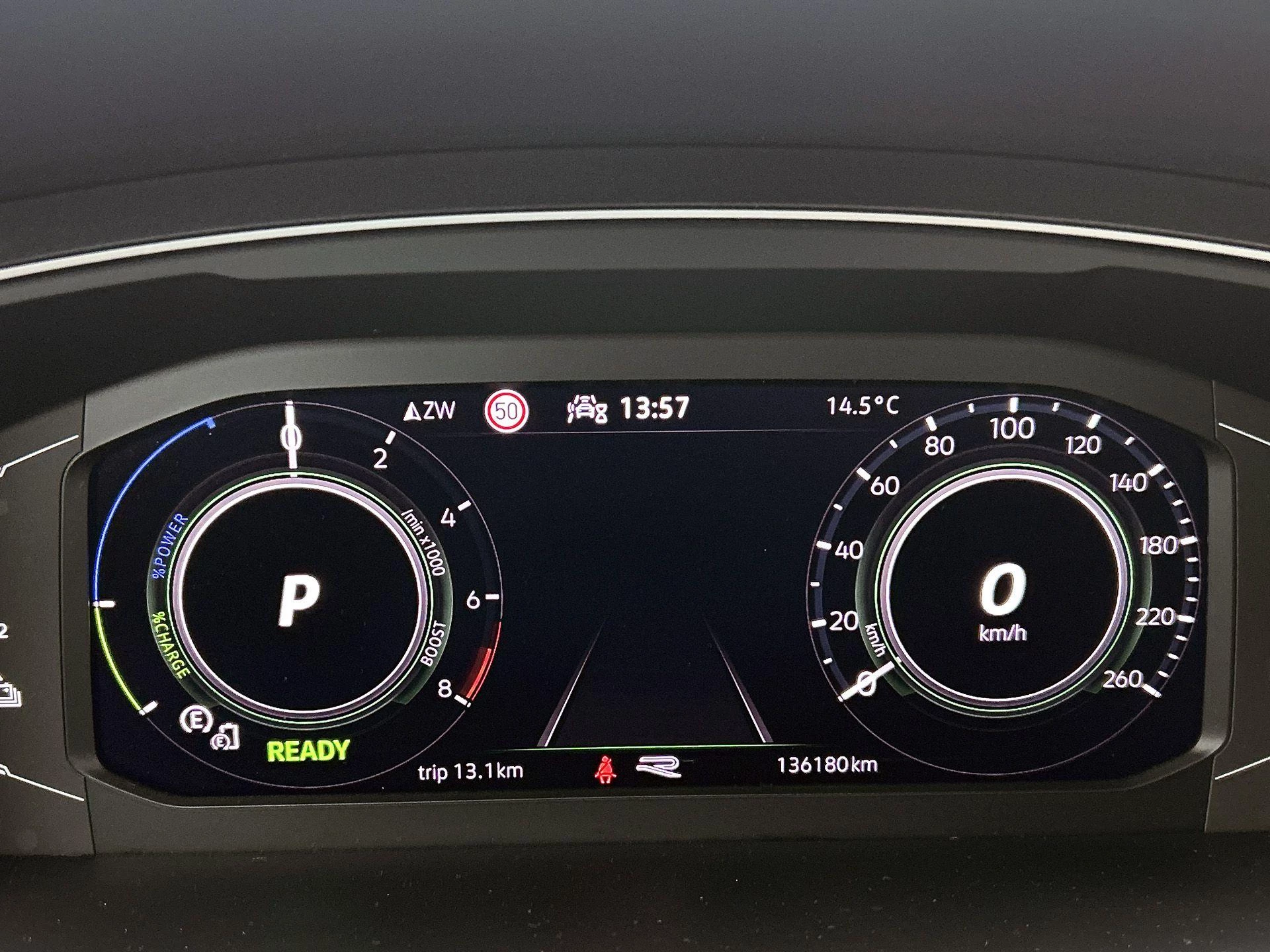 Volkswagen-Tiguan-image-17