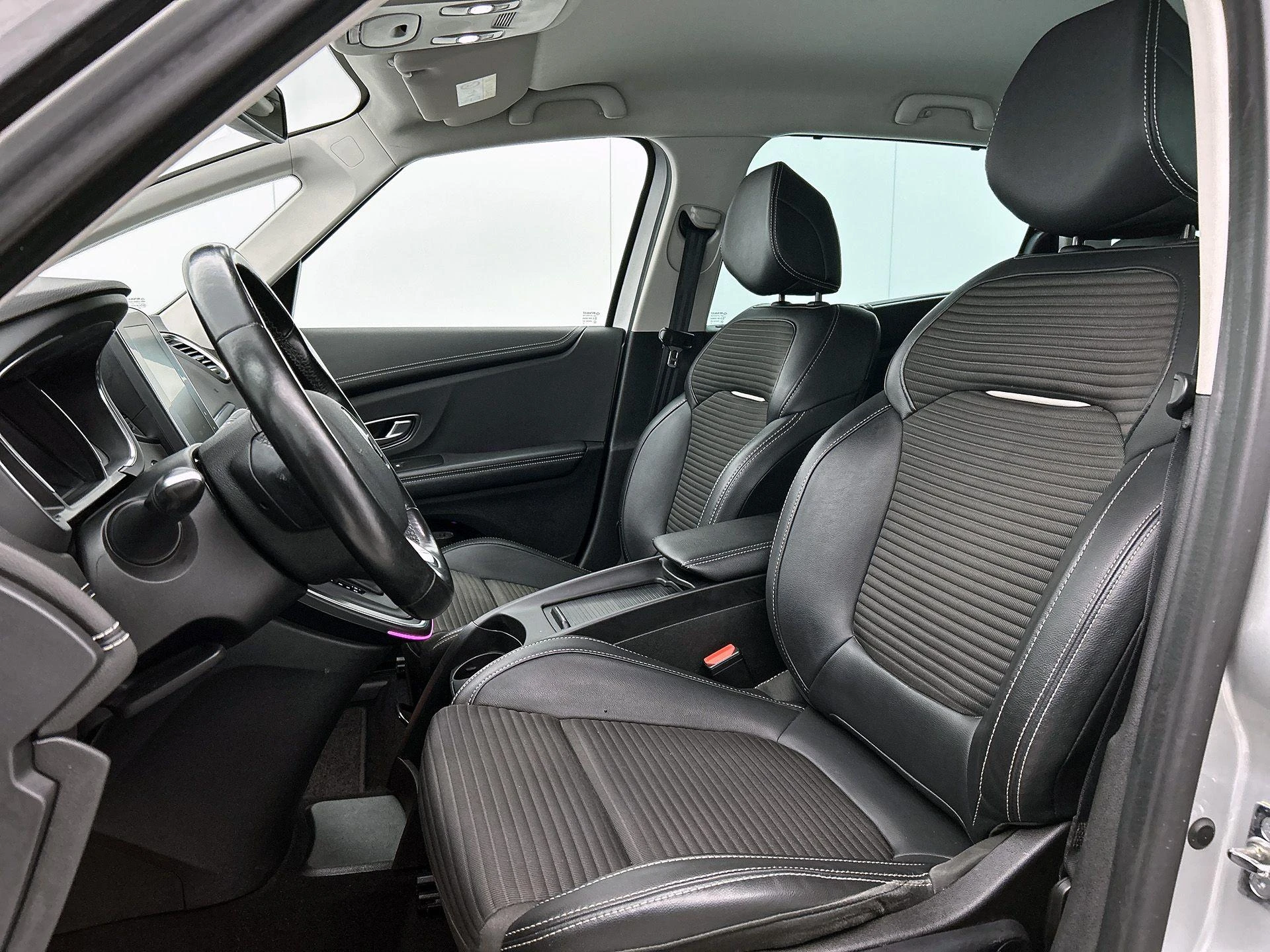 Renault-Grand Scénic-image-31