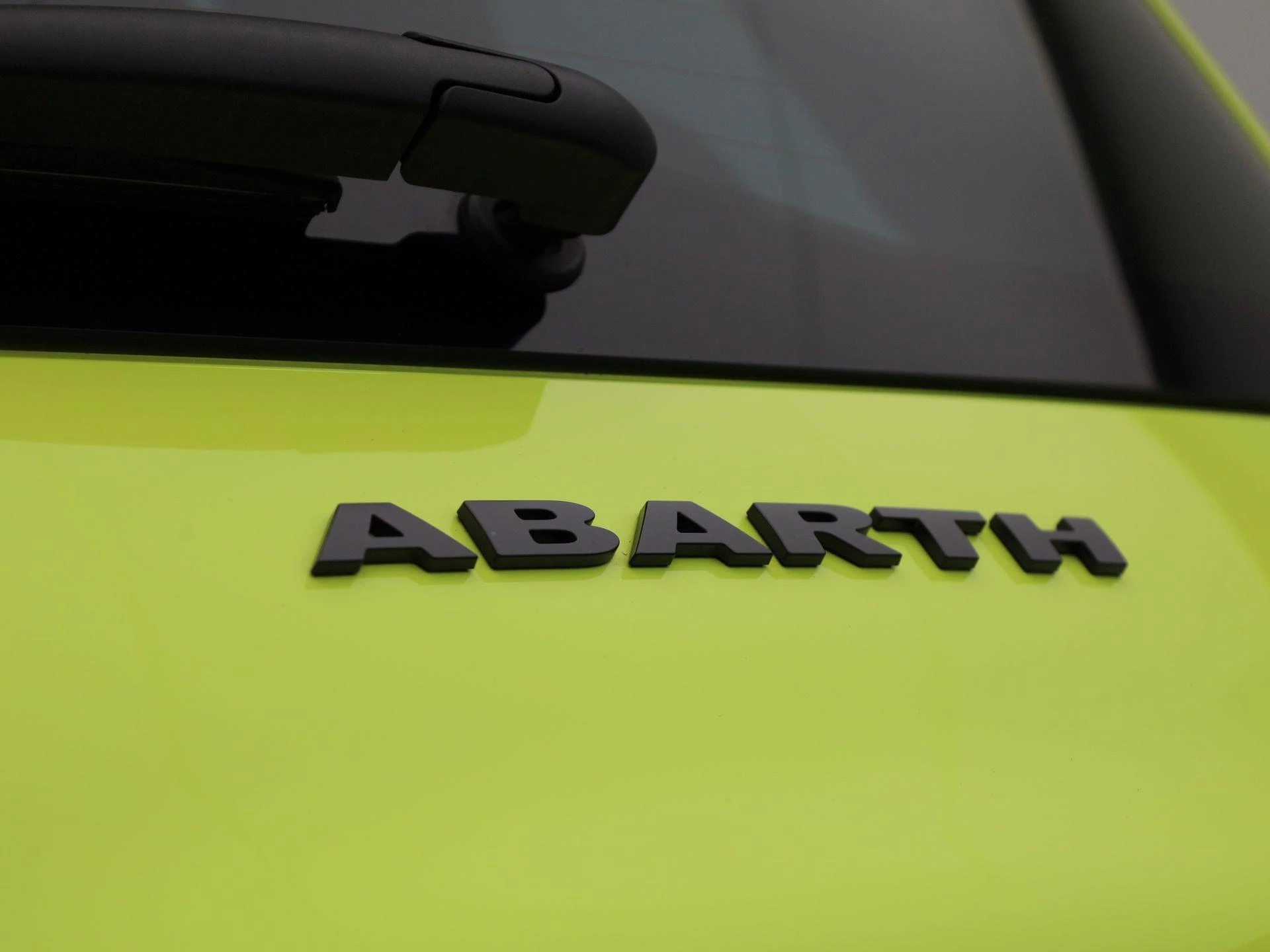 Abarth-500C-image-41