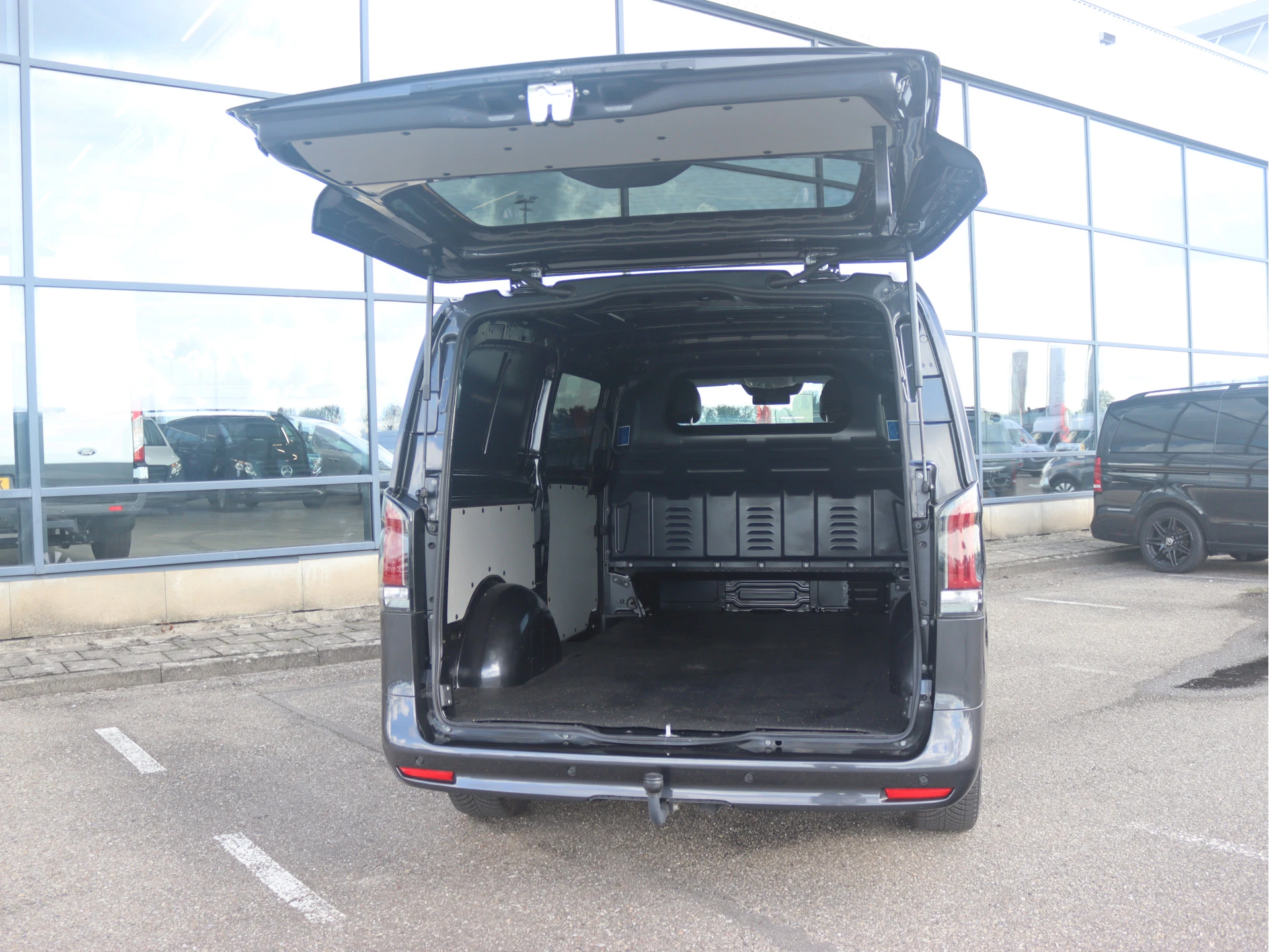 Mercedes-Benz-Vito-image-2
