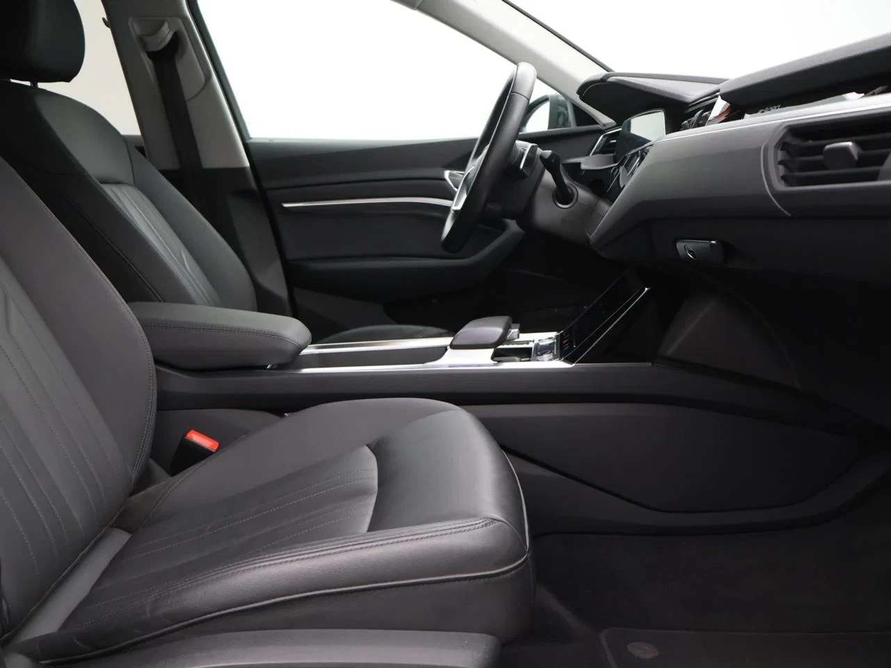 Audi e-tron Sportback Audi e-tron Sportback 55 QUATTRO 408PK *AUTOMAAT*LEDER*CAMERA*VIRTUAL COCKPIT*PDC*ACC*NAVI*APP-CONNECT*...*