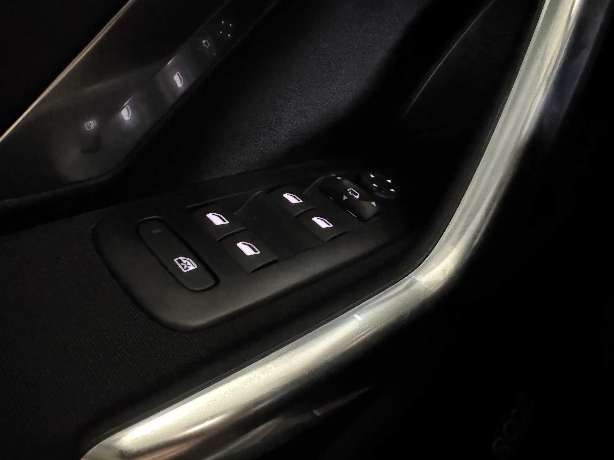 Peugeot-2008-image-14