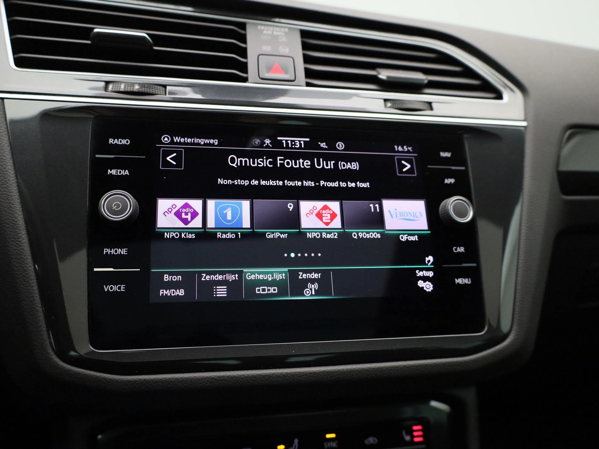 Volkswagen-Tiguan-image-14