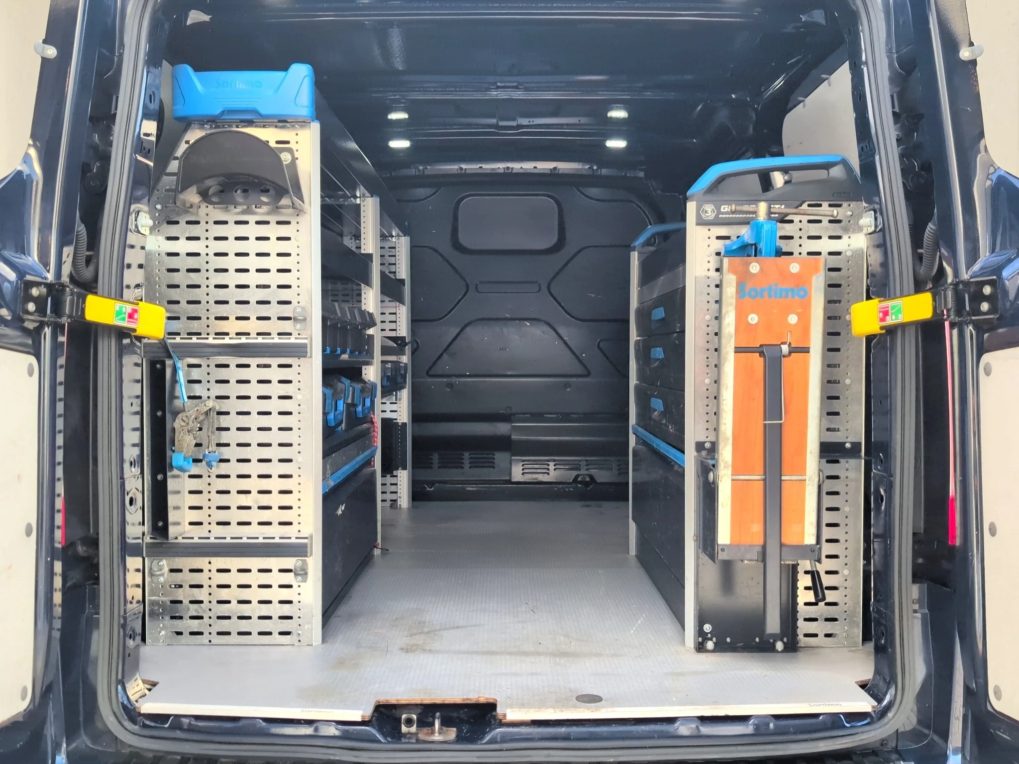 Ford-Transit Custom-image-17