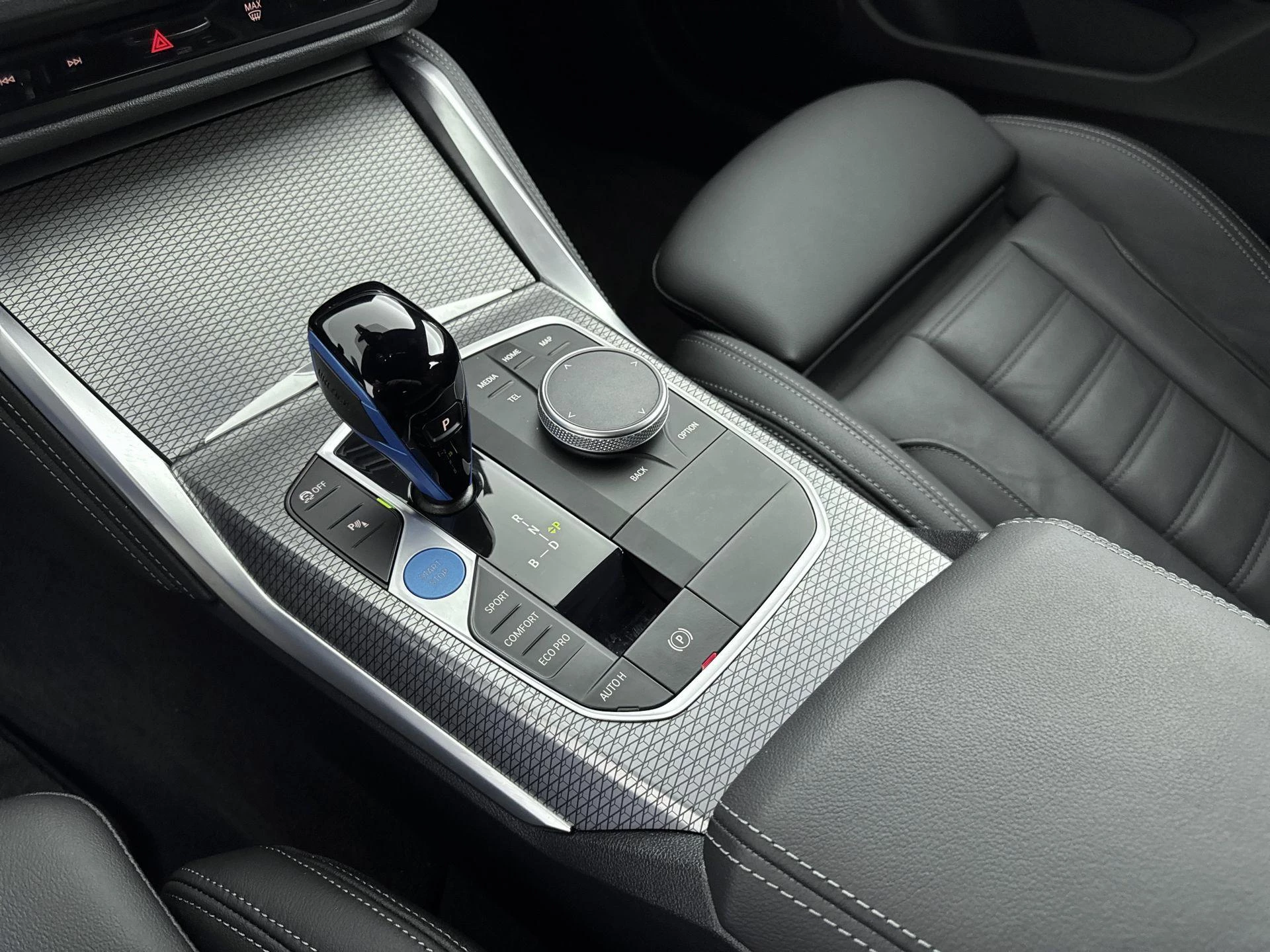 BMW-i4-image-19