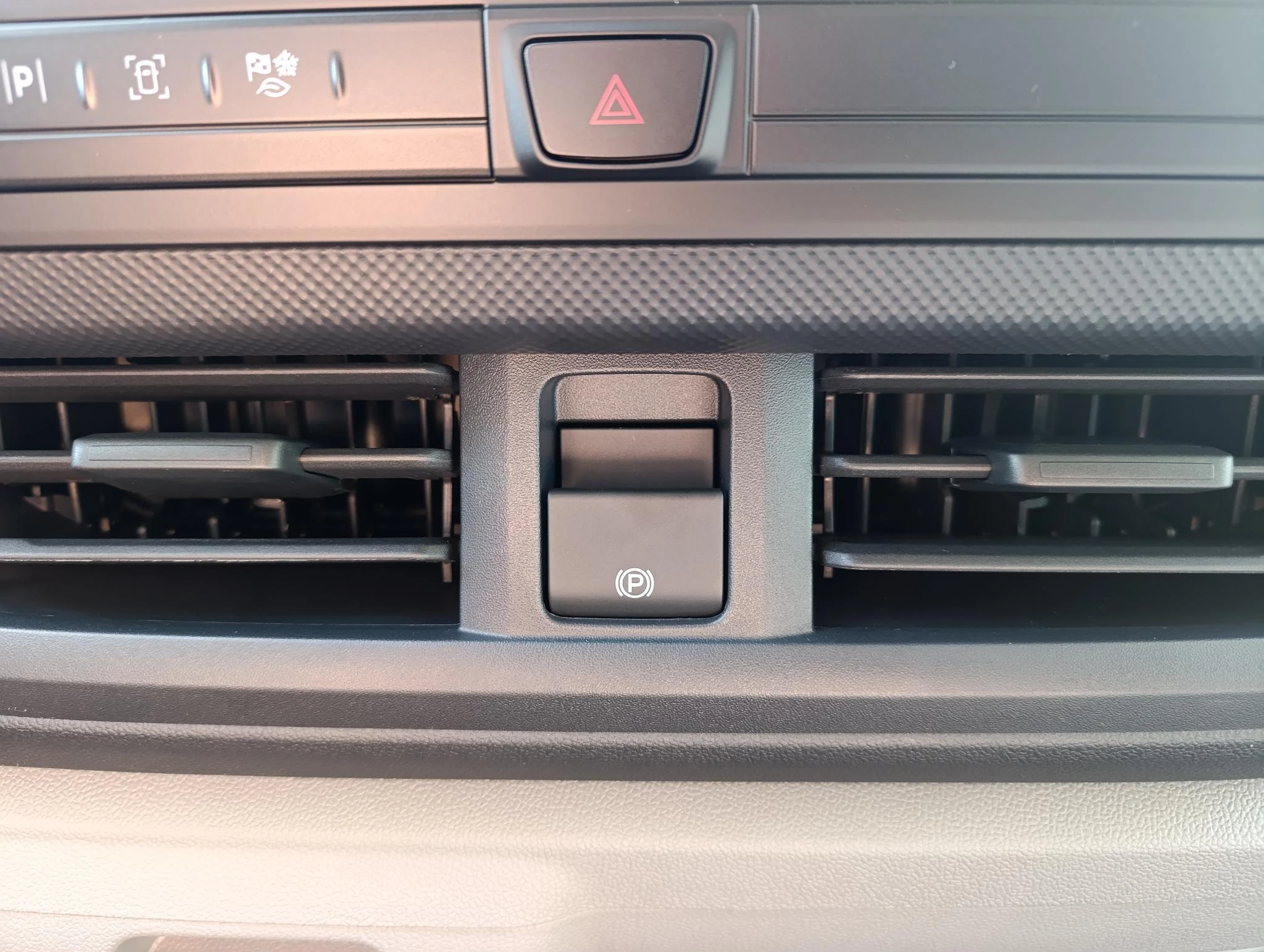 Ford-E-Transit-image-19