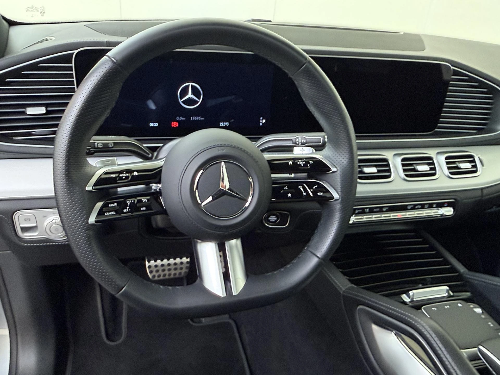 Mercedes-Benz-GLE-image-9
