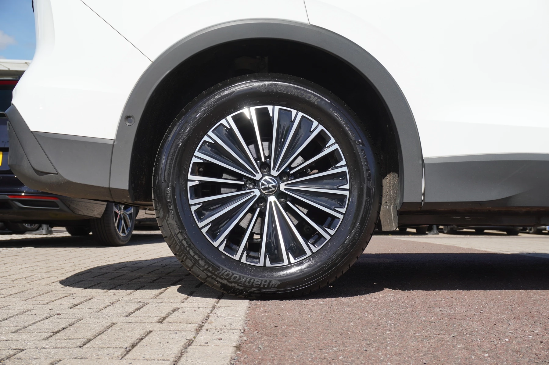 Volkswagen-Tiguan-image-21