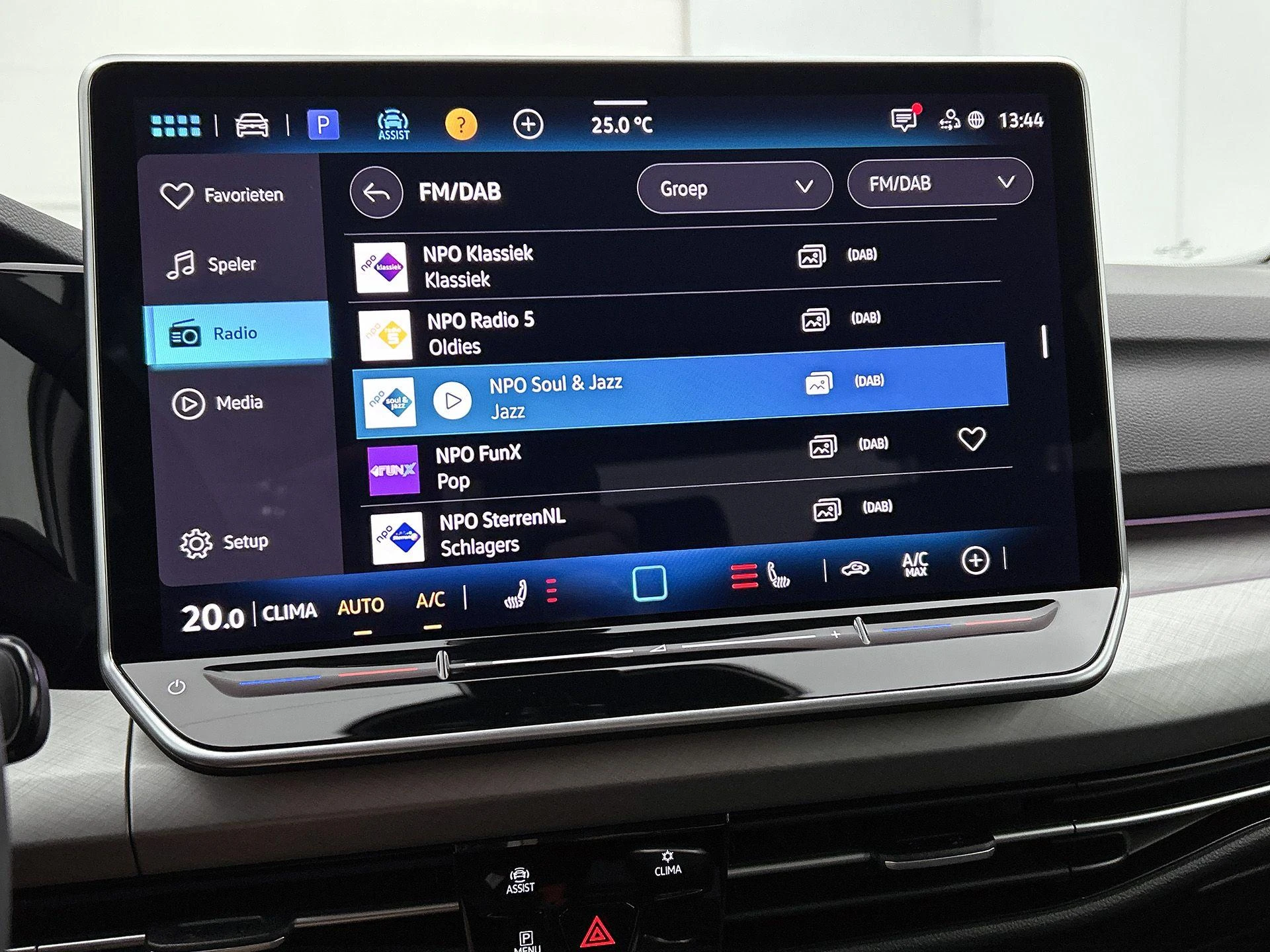 Volkswagen-Golf-image-6