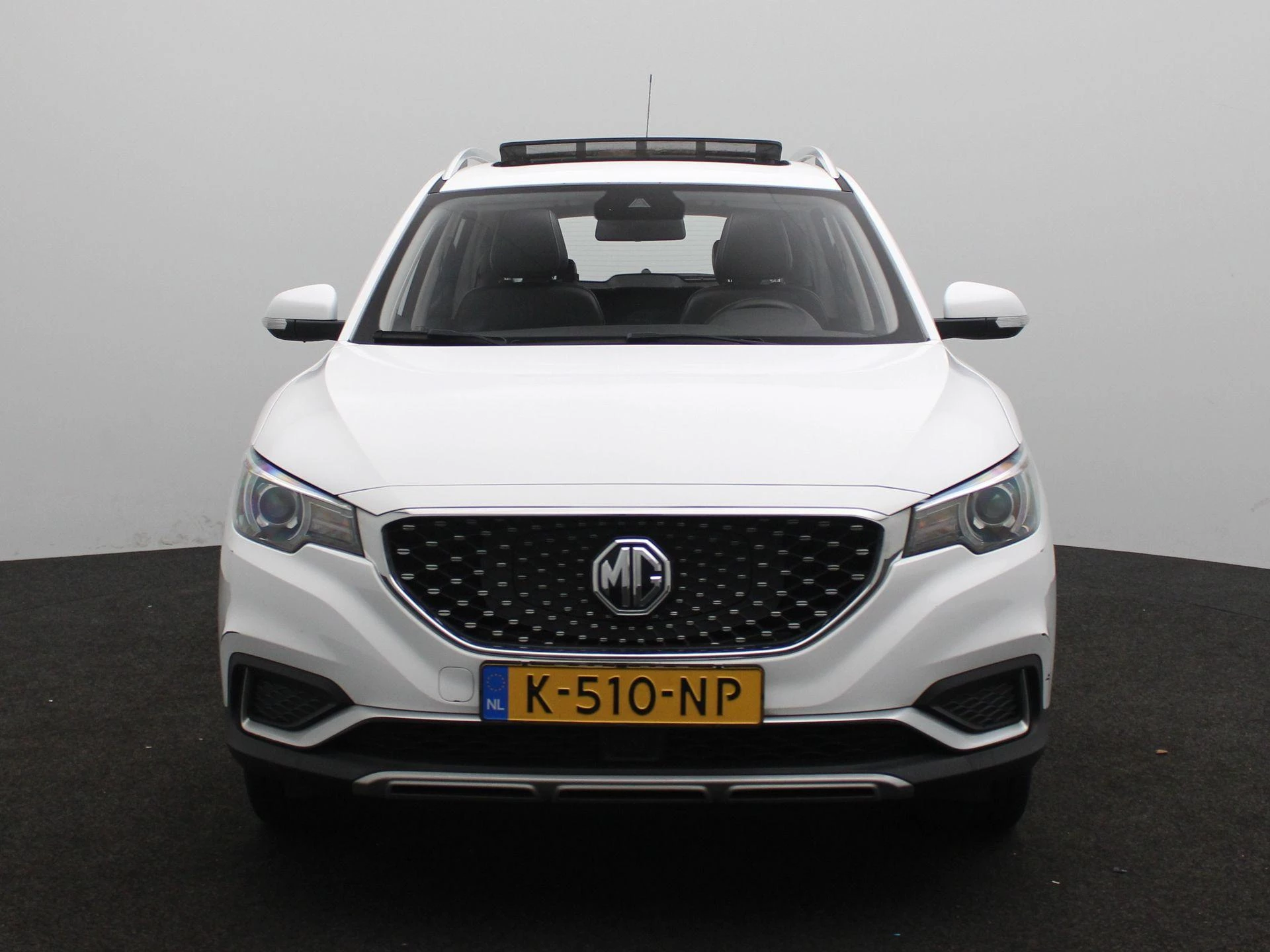 MG-ZS EV-image-2