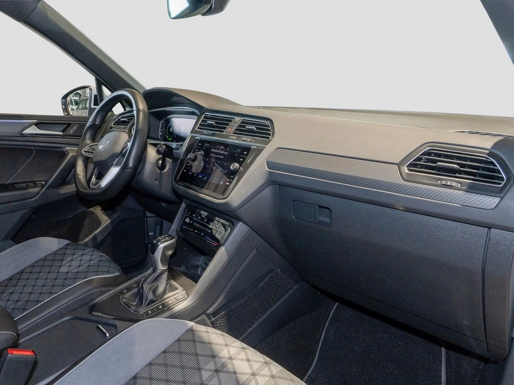 Volkswagen Tiguan 1.4 R-Line eHybrid *AHK*Panorama*Kamera*IQ-Light*easy open*20" Suzuka*Travel-Assist*uvm...