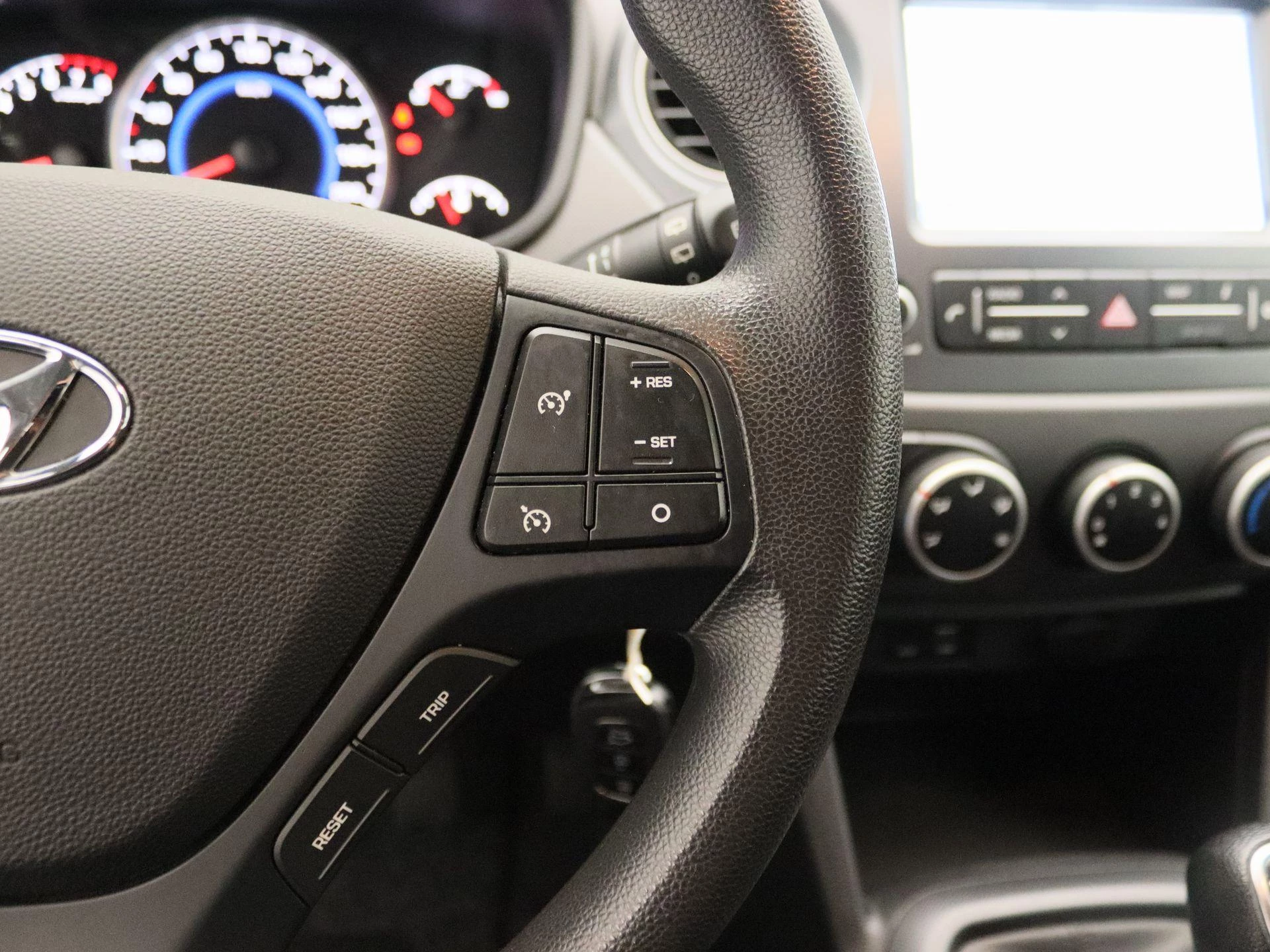 Hyundai-i10-image-17