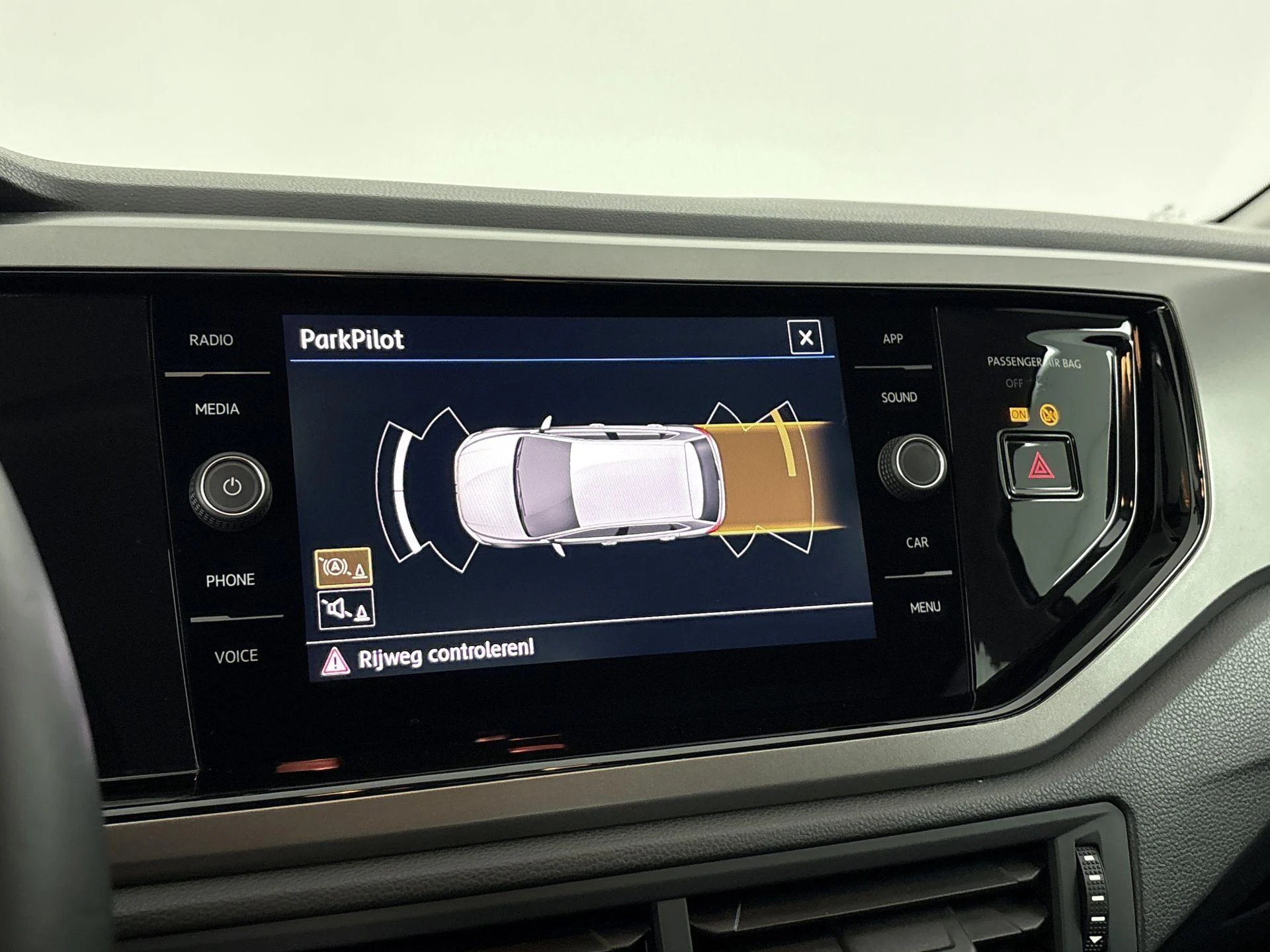 Volkswagen-Polo-image-15