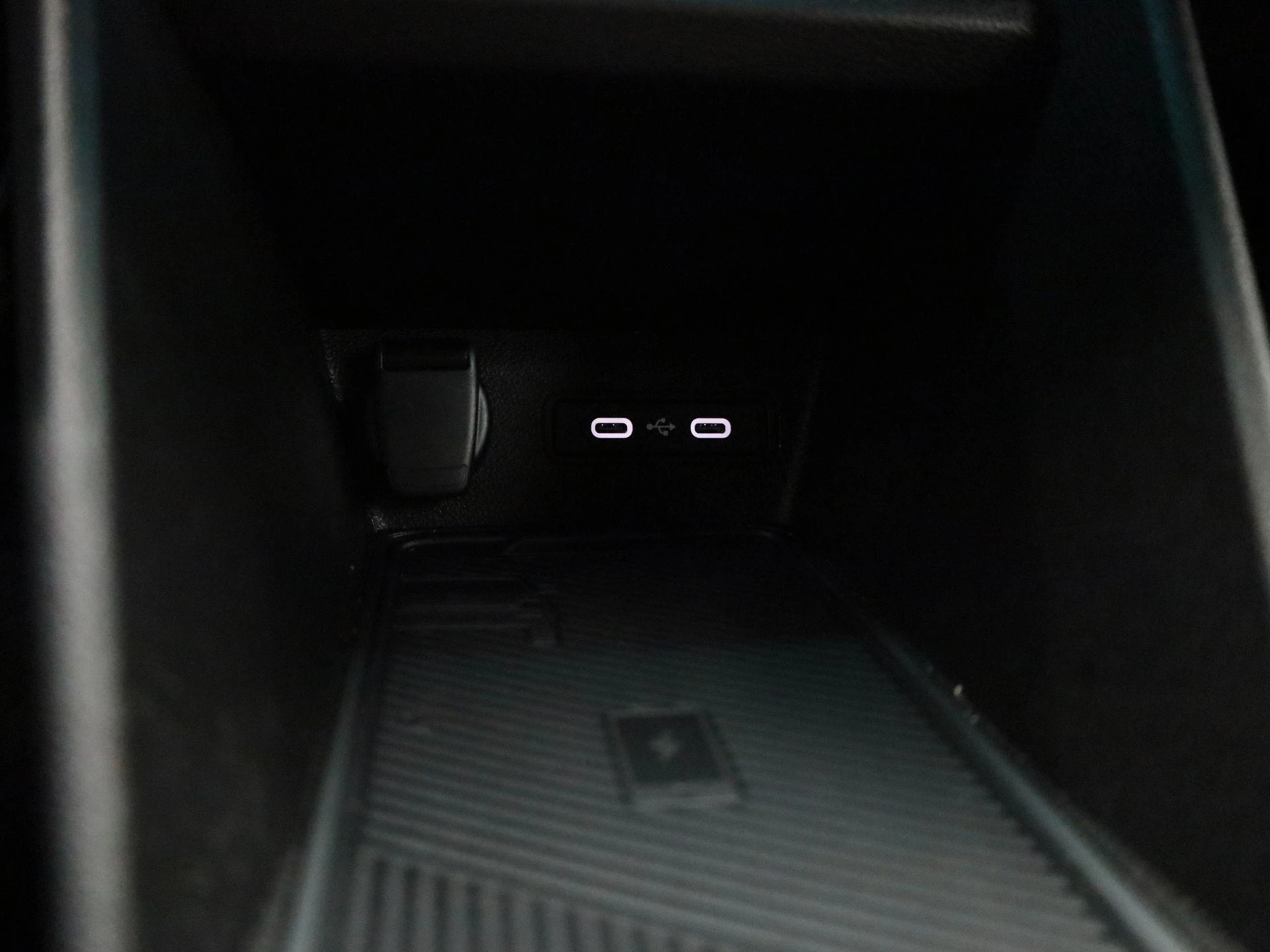 Renault-5-image-23
