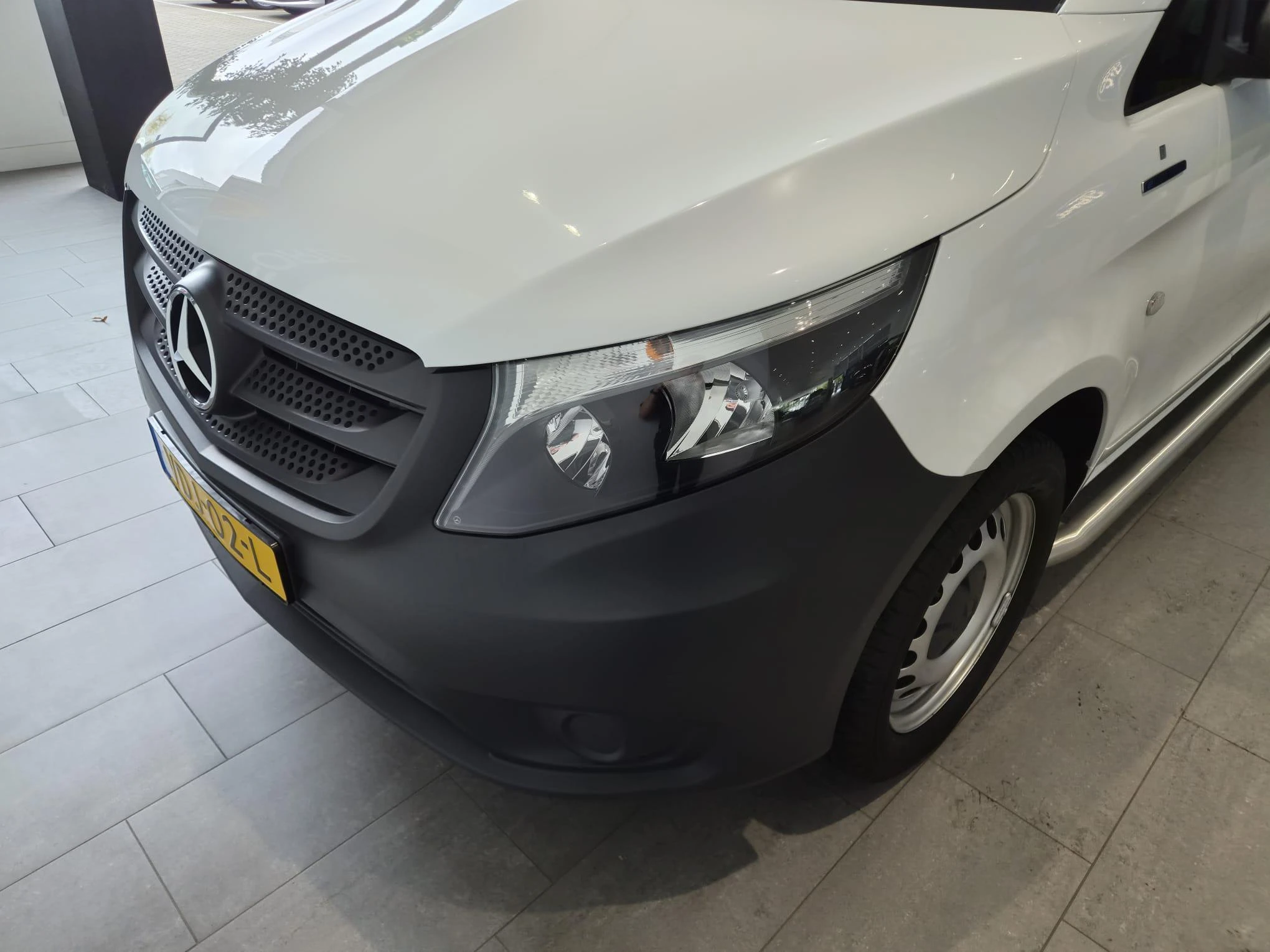 Mercedes-Benz-eVito-image-11