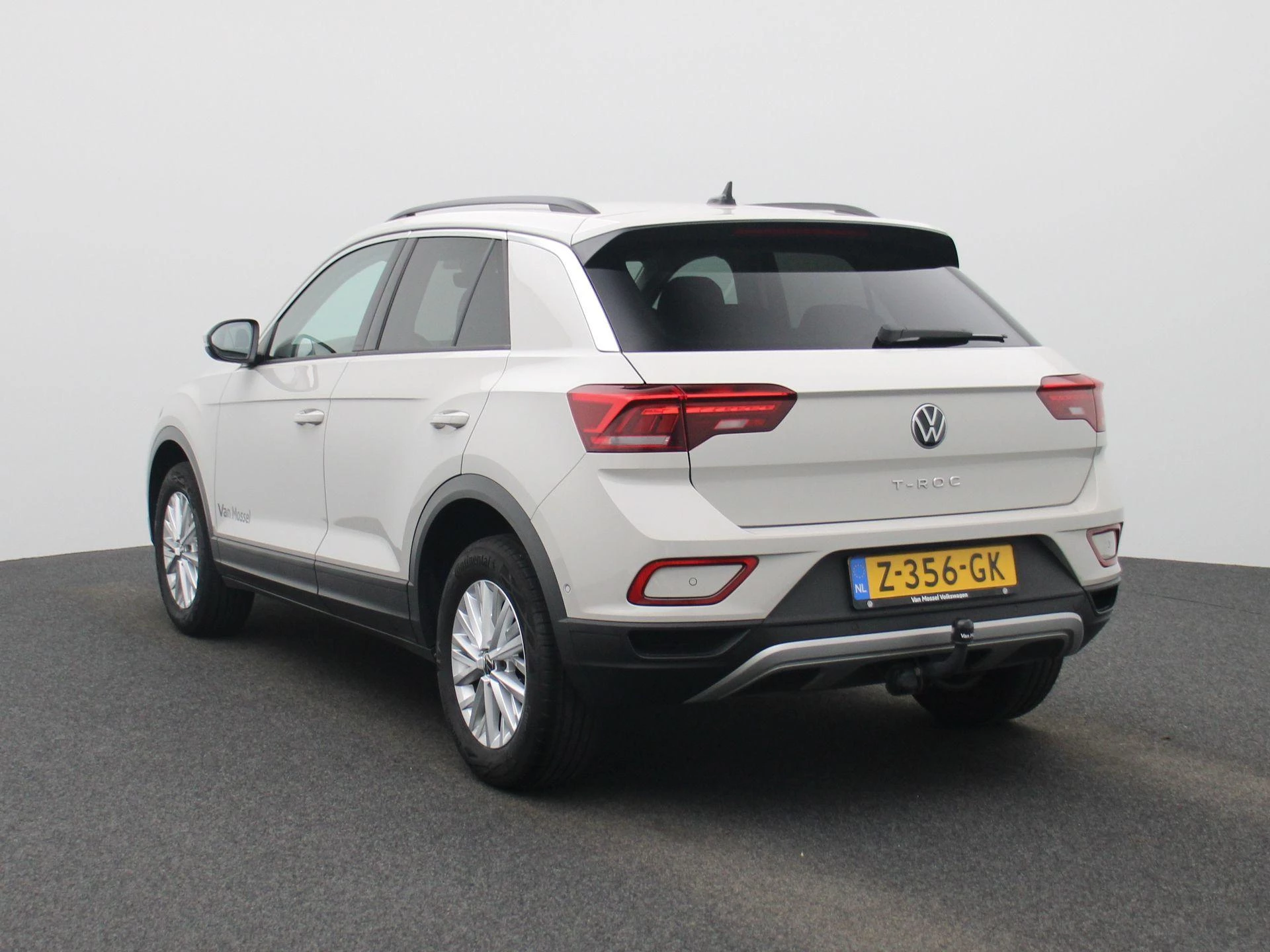 Volkswagen-T-Roc-image-1