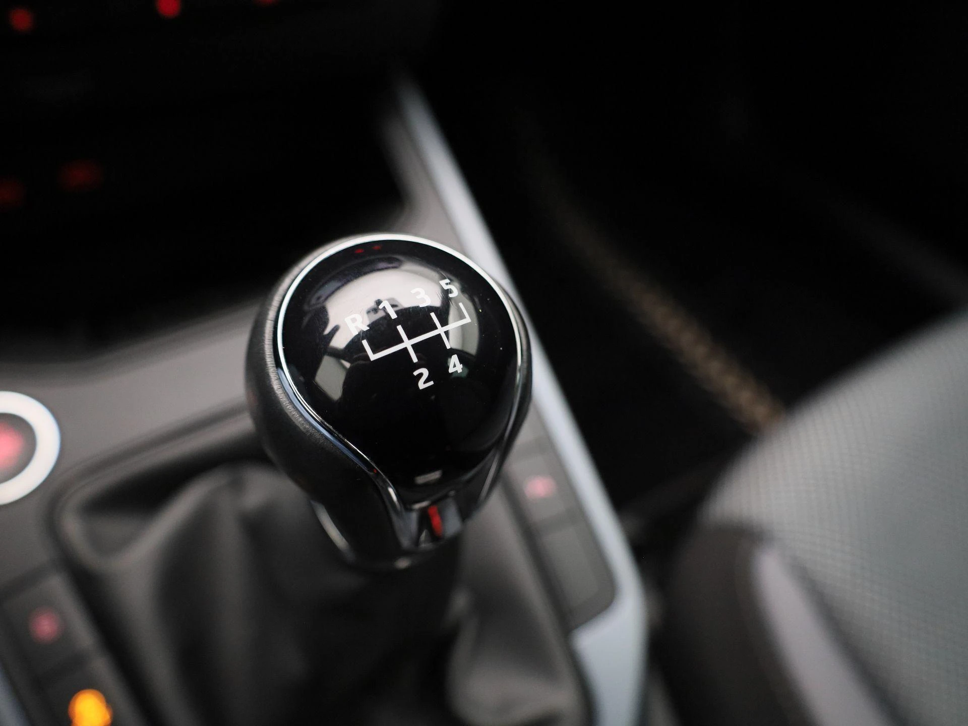 SEAT-Arona-image-25